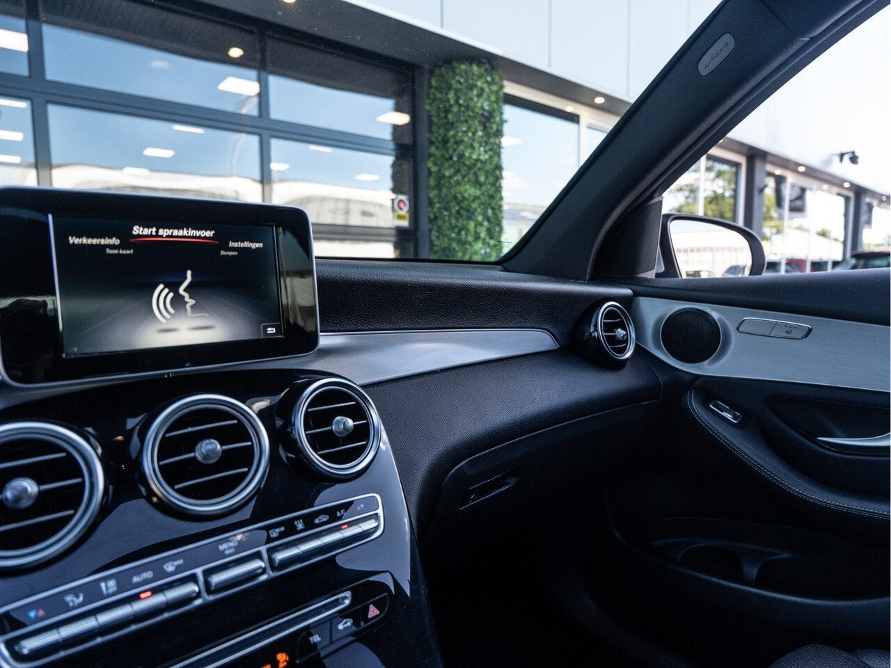 Mercedes-Benz GLC-klasse 350e 4MATIC Business Solution AMG |, Auto's, Automaat, Gebruikt, 4 cilinders, 120 €/maand
