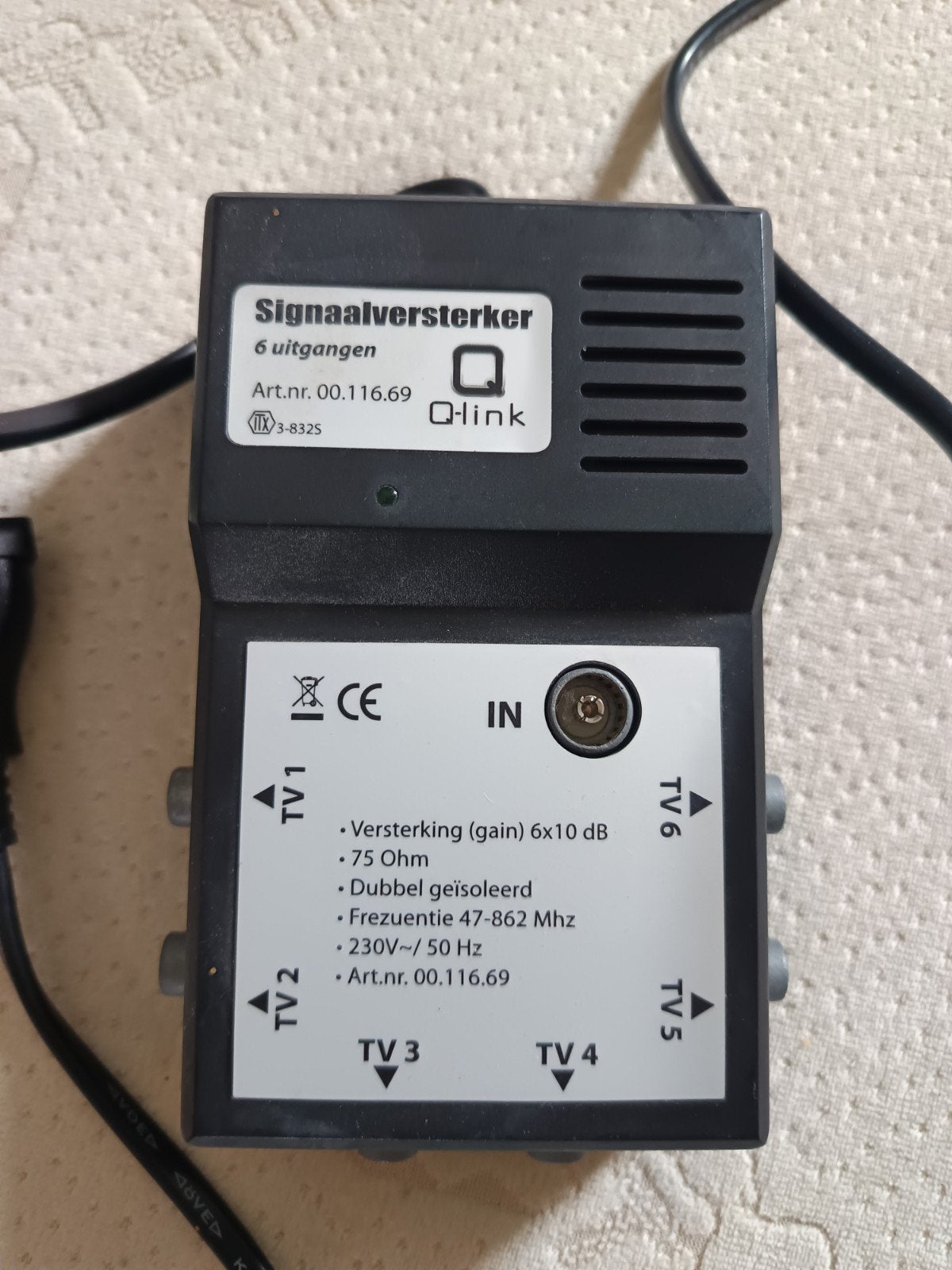 Q-link Signaalversterker 6 uitgangen - TV/Radio, Audio, Tv en Foto, Audiokabels en Televisiekabels, Ophalen of Verzenden, Gebruikt
