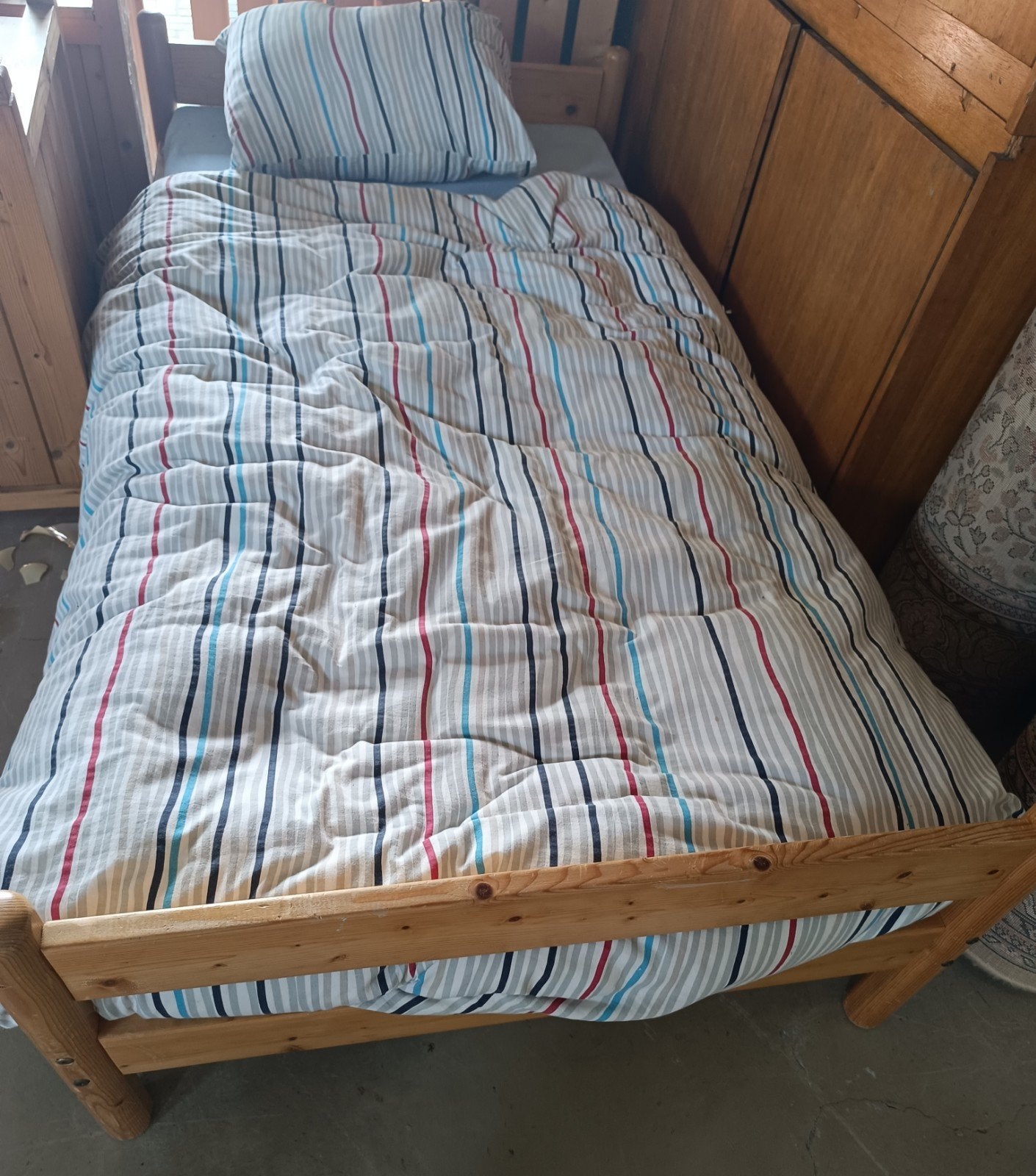 gratis! 1-persoons bed van hout met lattenbodem, Ophalen, Gebruikt, 90 cm, Eenpersoons