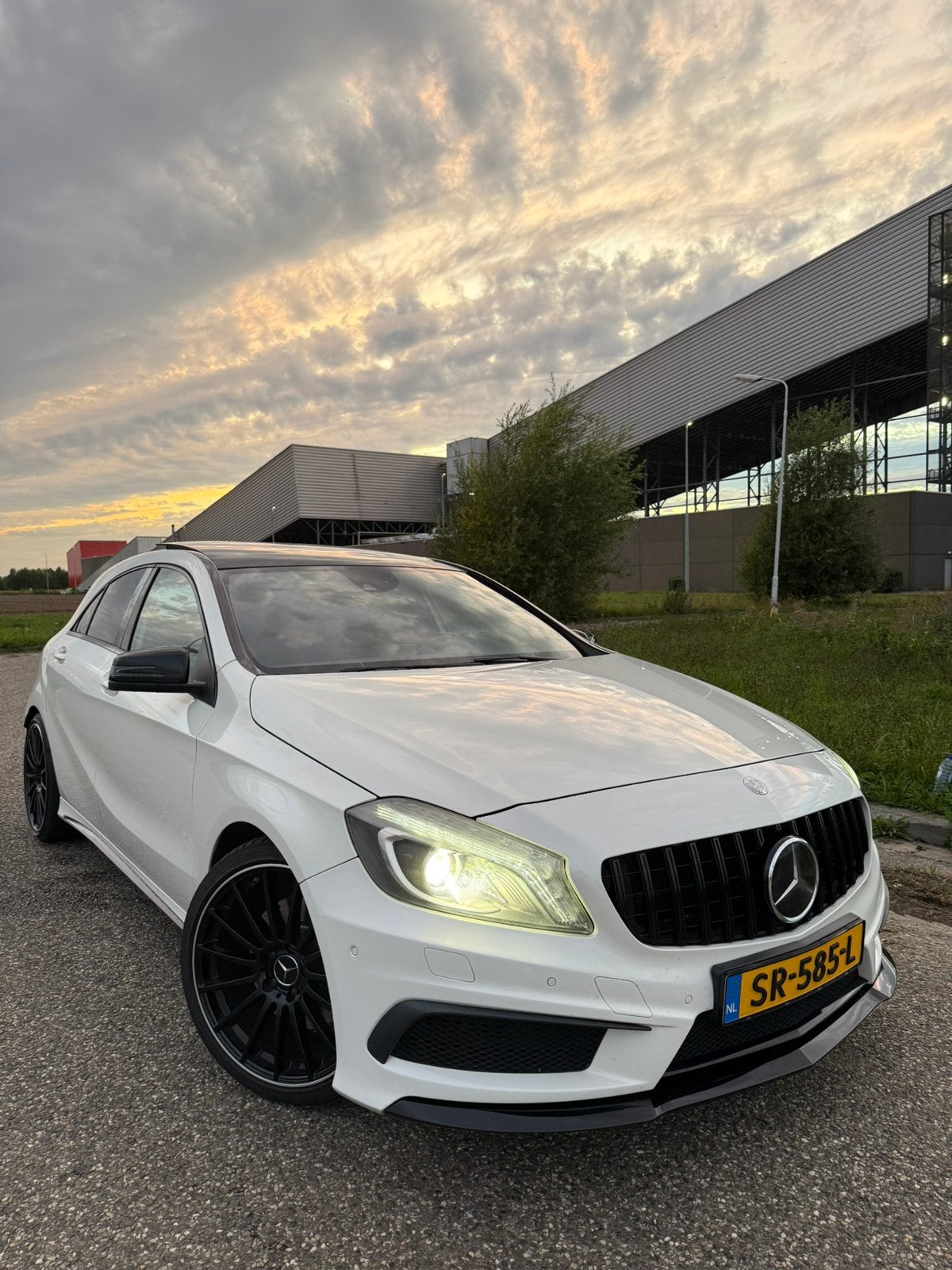 Mercedes-Benz A-Klasse A250 2.0 Sport Aut7 2013 Wit, Auto's, 730 kg, Zwart, 4 cilinders, Wit