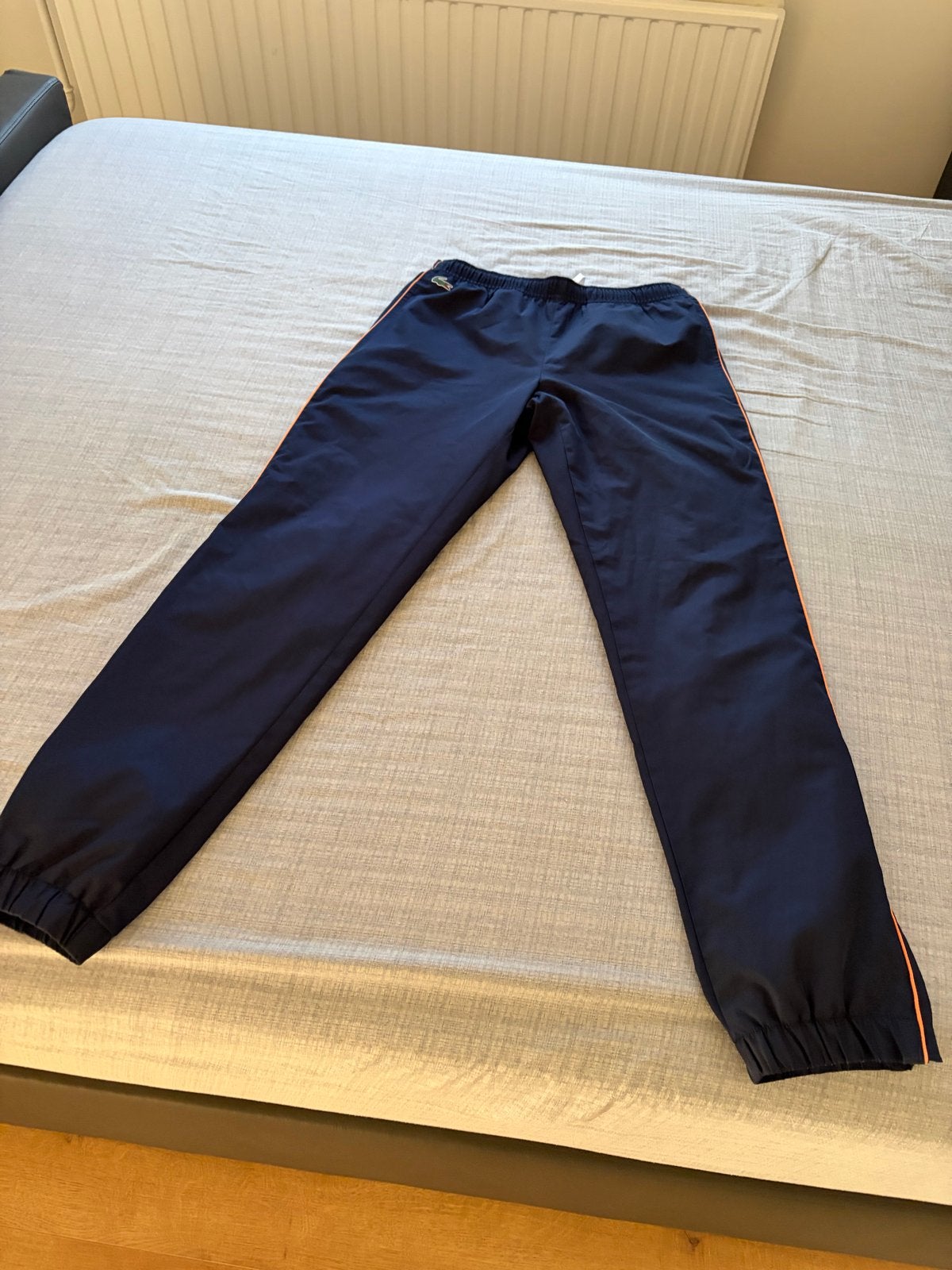Lacoste Sport Trainingspak - Donkerblauw met Oranje/Groen, Kleding | Heren, Sportkleding, Ophalen, Blauw, Zo goed als nieuw, Algemeen