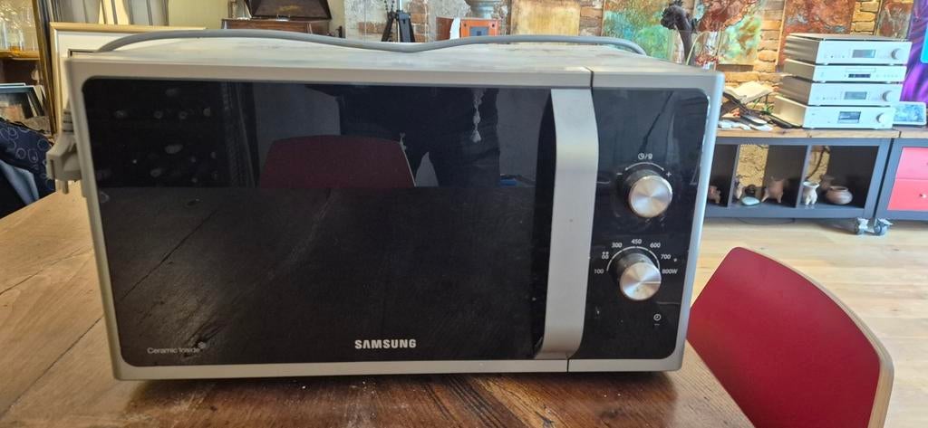 Samsung Magnetron MS23F301EAS - 800W, Witgoed en Apparatuur, Magnetrons, Gebruikt, Vrijstaand, Magnetron, 45 tot 60 cm, Draaiplateau