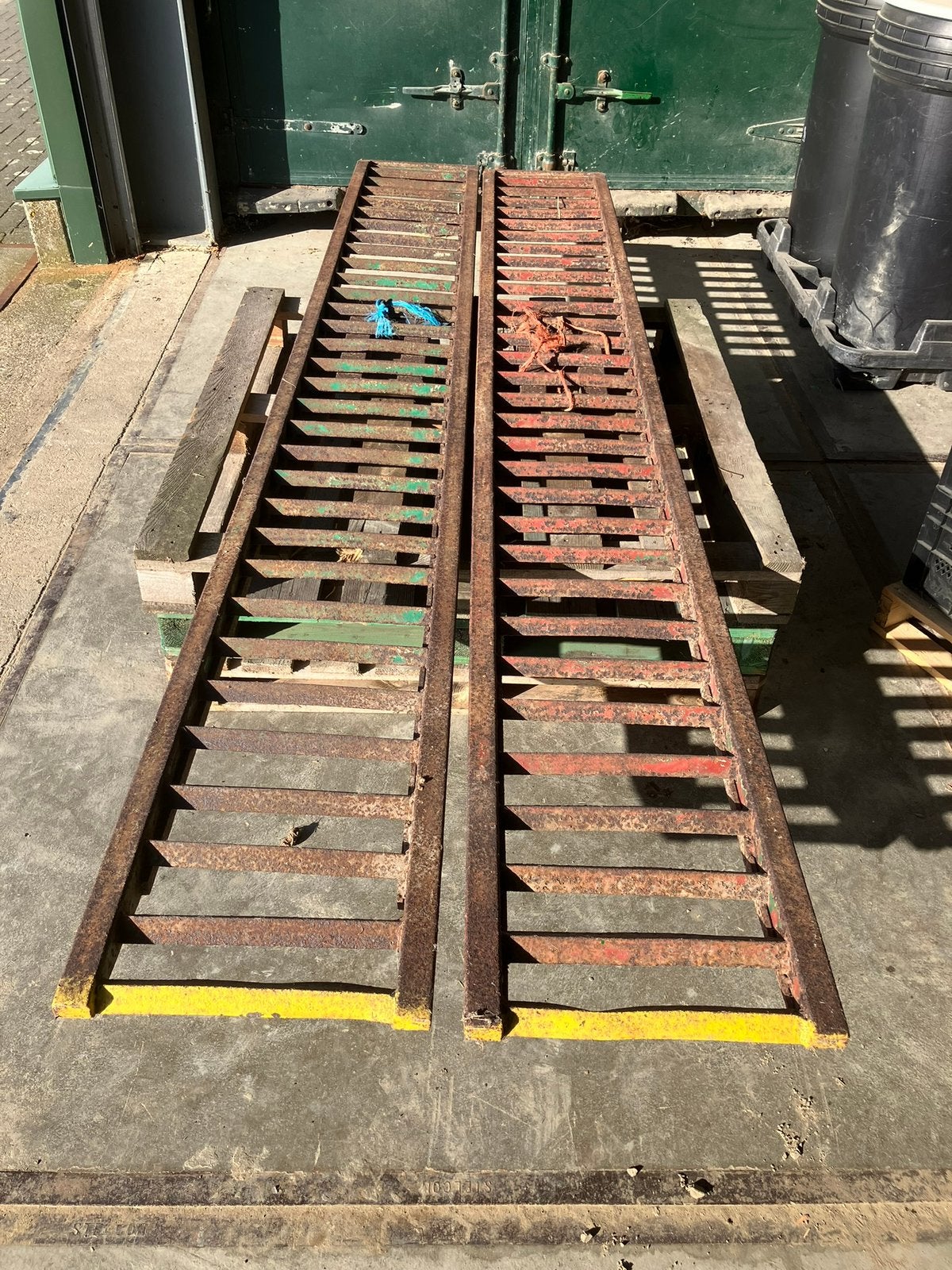 Zware oprijplaten, Ophalen, Gebruikt