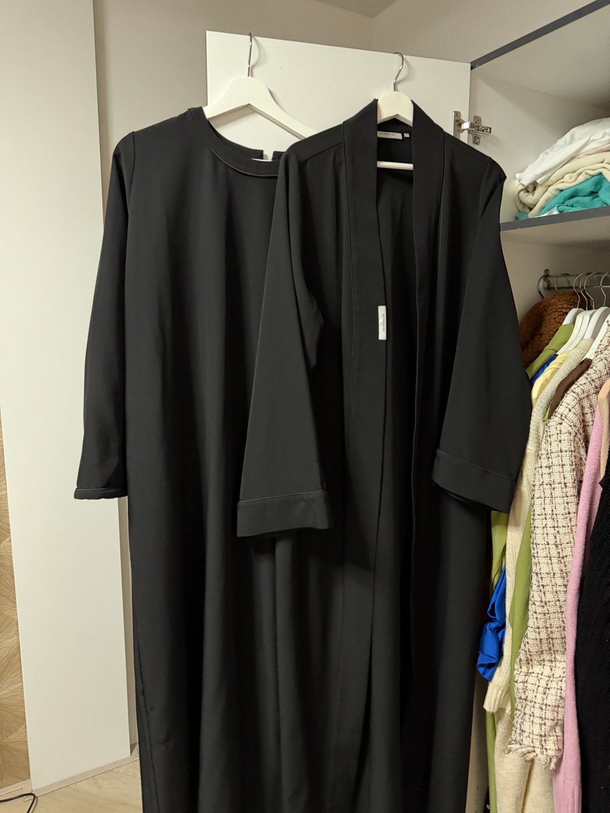 Essential Abaya Set merrachi Zwart Maat M goed als nieuw, Ophalen of Verzenden, Zo goed als nieuw, Maat 38/40 (M), Zwart