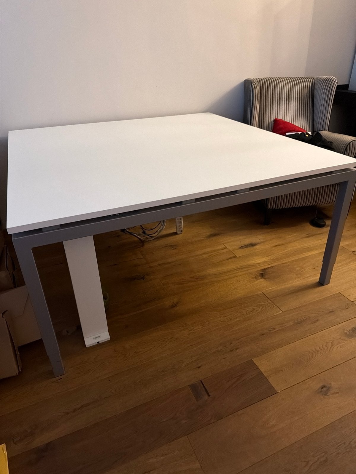 Grote werktafel / bureau 2x gratis ophalen, Overige typen, Gebruikt, Metaal, Ophalen of Verzenden