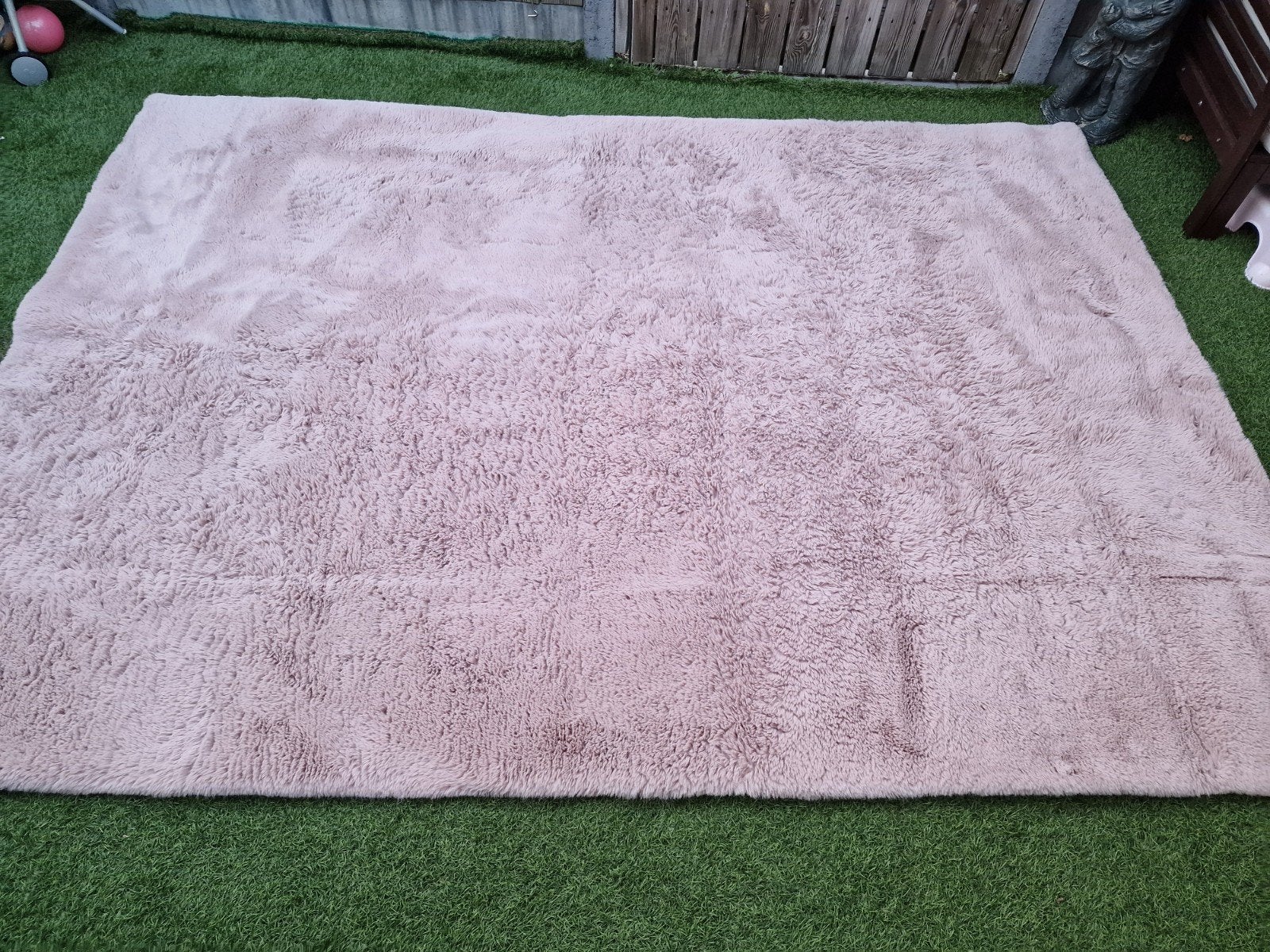 Groot oudroze hoogpolig vloerkleed, Ophalen, Gebruikt, Hoogpolig, Modern, Comfortabel, 200 cm of meer