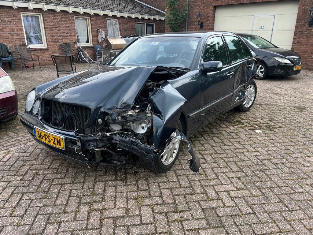 Mercedes-benz E-KLASSE 240 ELEGANCE, foto 4