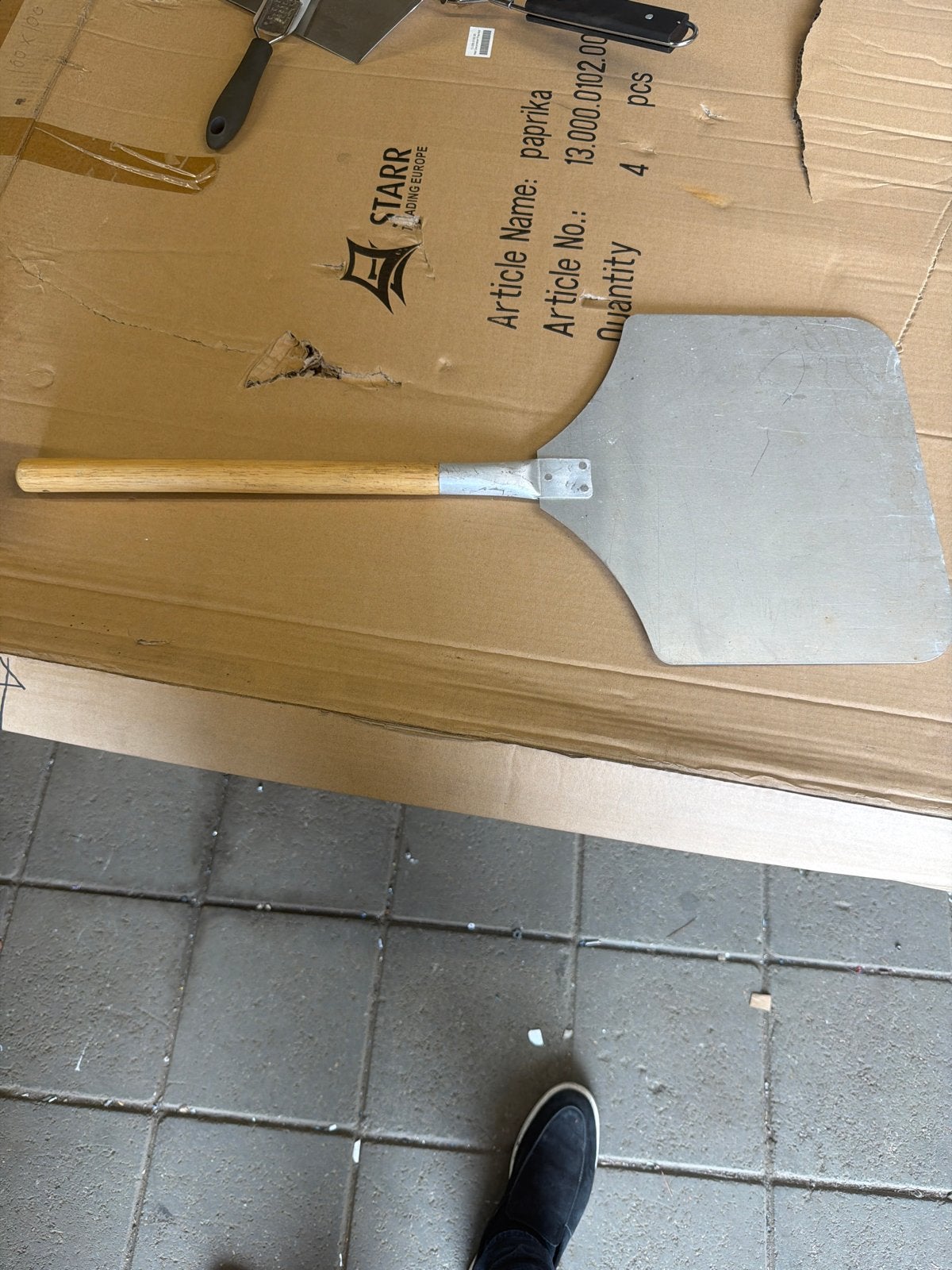 Grote Pizzaschep met Houten Handvat - Aluminium, Zilver, Ophalen of Verzenden, Metaal, Overige merken