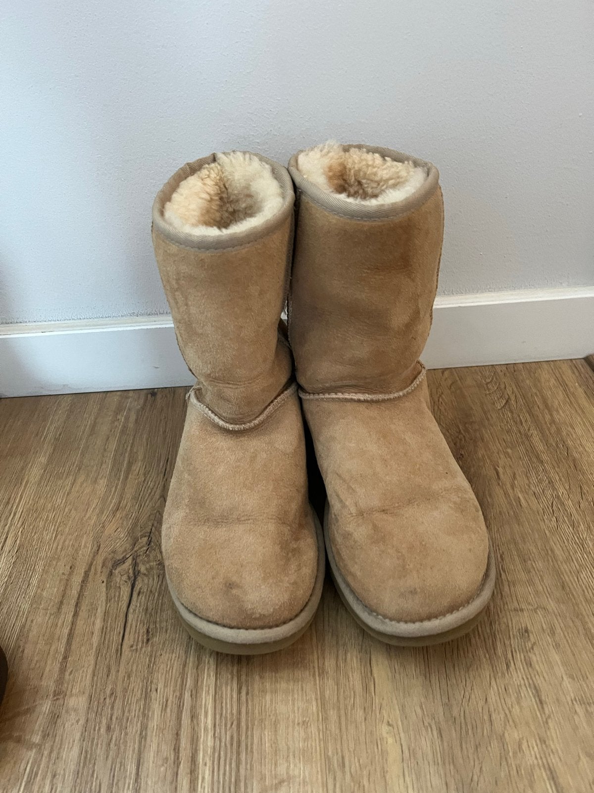 Uggs Classic Short Laarzen - Maat 38 - Beige, Ophalen of Verzenden, Gedragen, Beige, Lage of Enkellaarzen