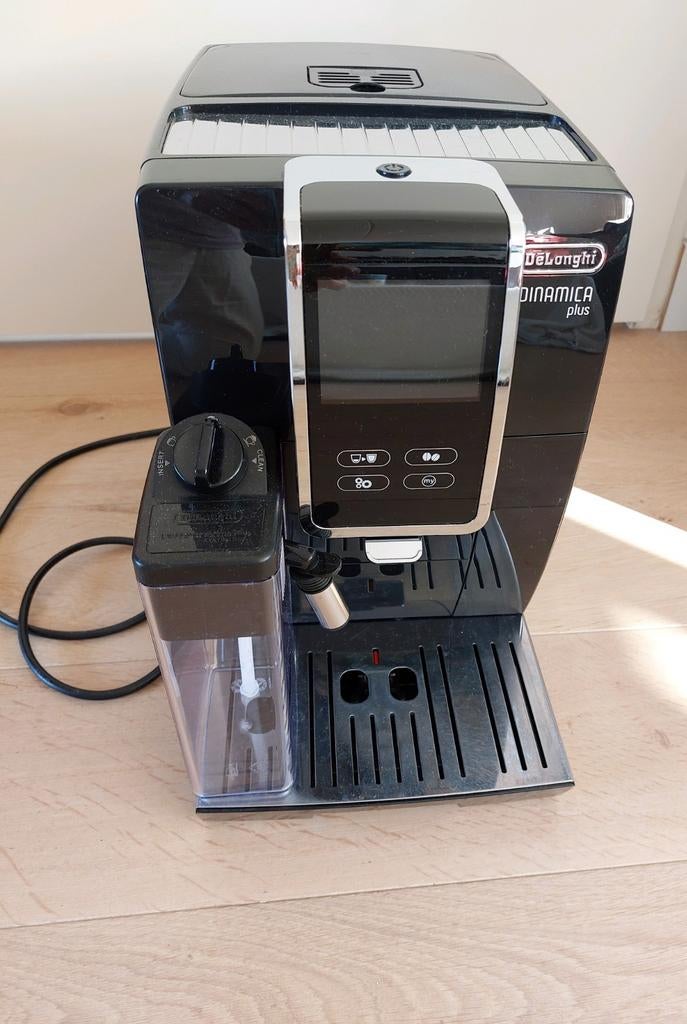 De Longhi Dinamica Plus espresso machine, zwart, Witgoed en Apparatuur, Koffiezetapparaten, Ophalen, Afneembaar waterreservoir