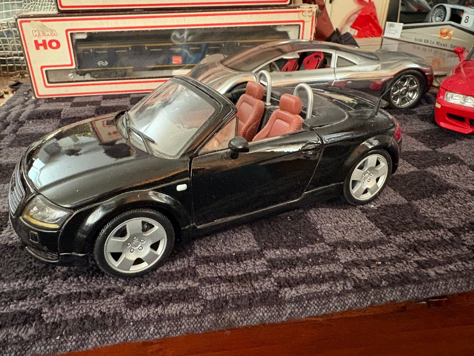 Audi. T T. Roadster.          Maisto, Ophalen of Verzenden, Zo goed als nieuw, Maisto