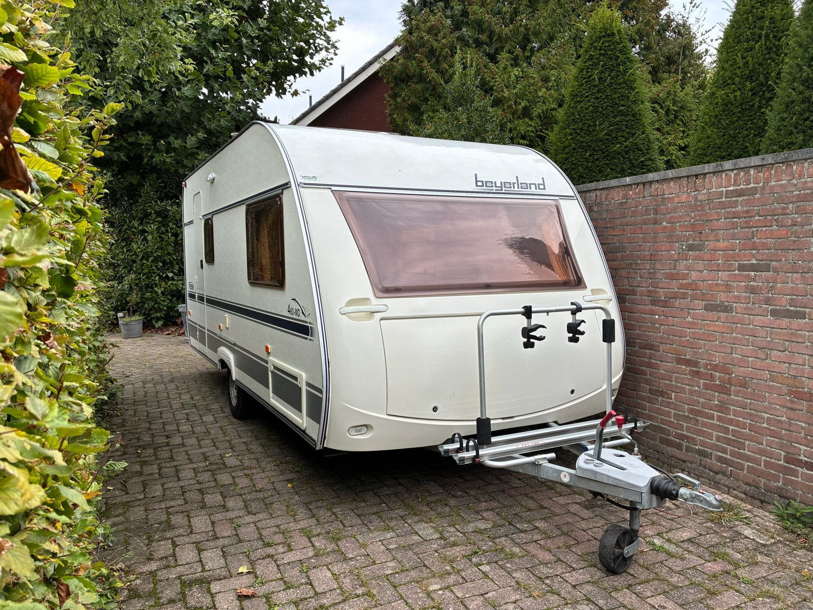 Beyerland Vitesse 460-MD uit 2002 Dorema voortent en luifel, Caravans en Kamperen, Caravans, Treinzit, Particulier, 4 tot 5 meter