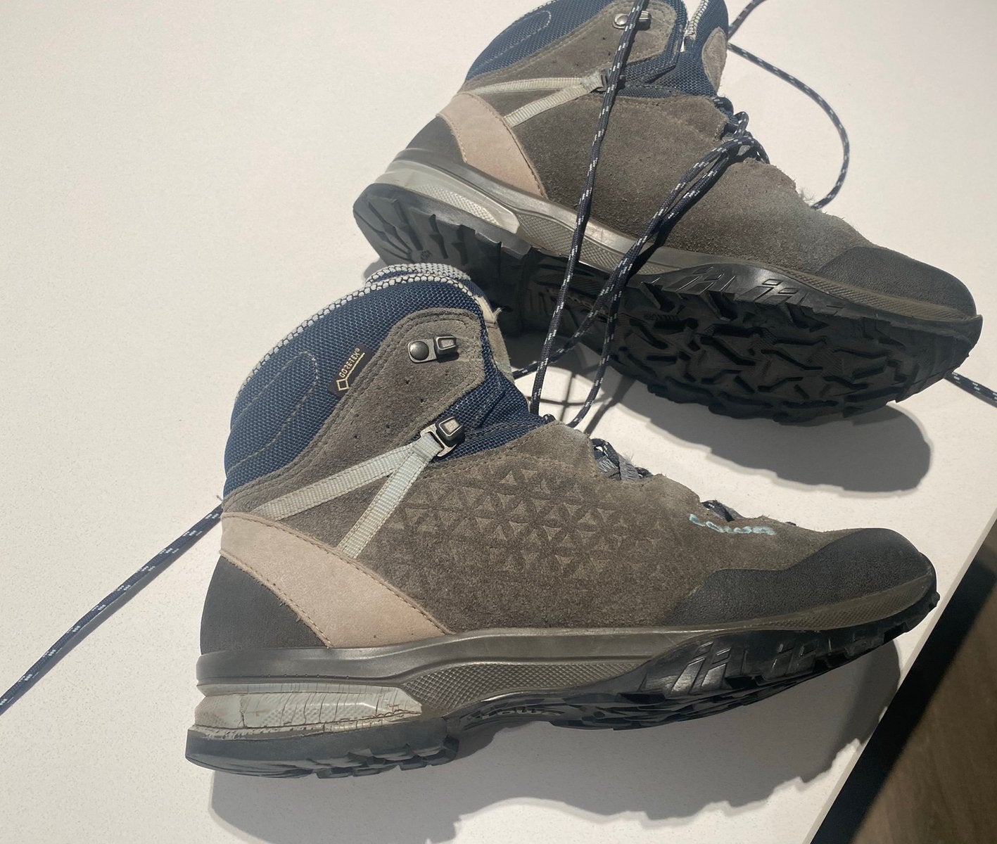 Lowa hoge wandelschoenen maat 41 Goretex., Ophalen of Verzenden, Zo goed als nieuw, Wandelschoenen