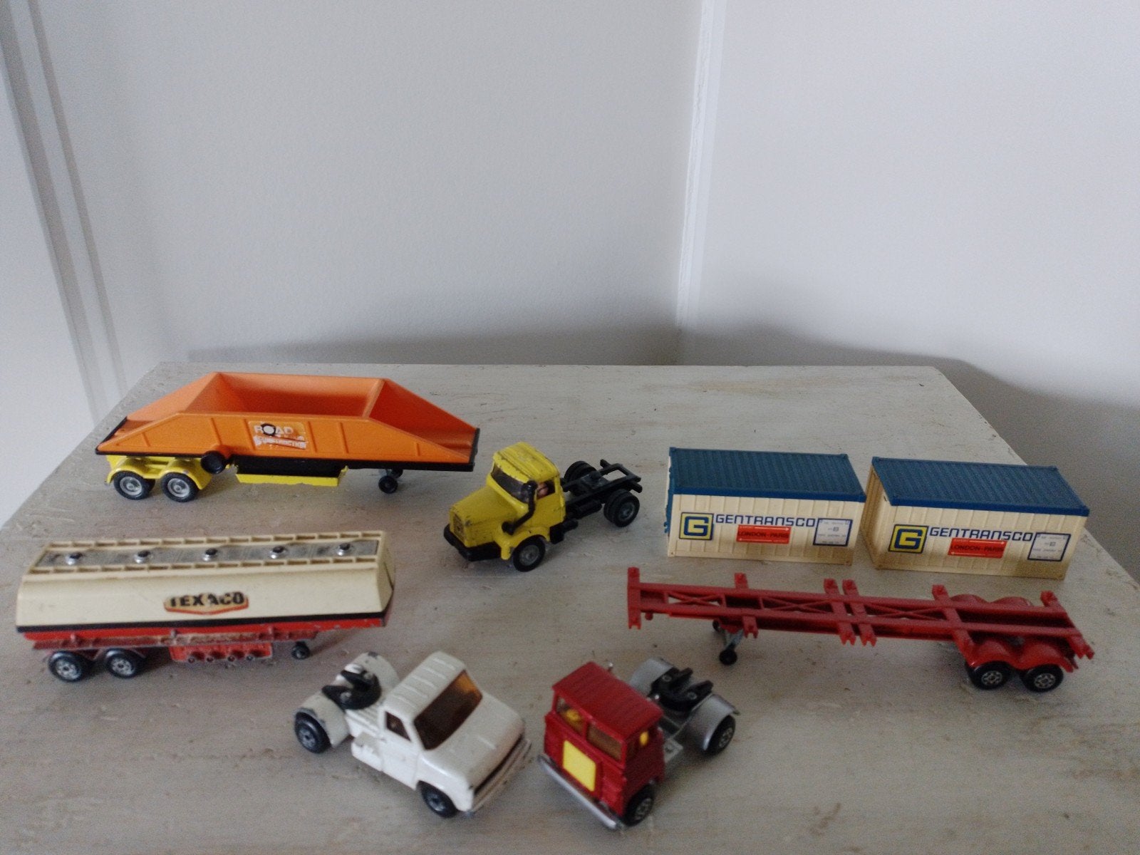 3 mooie vrachtwagens zijn ook per stuk te koop, Hobby en Vrije tijd, Modelauto's | 1:87, Ophalen of Verzenden, Bus of Vrachtwagen