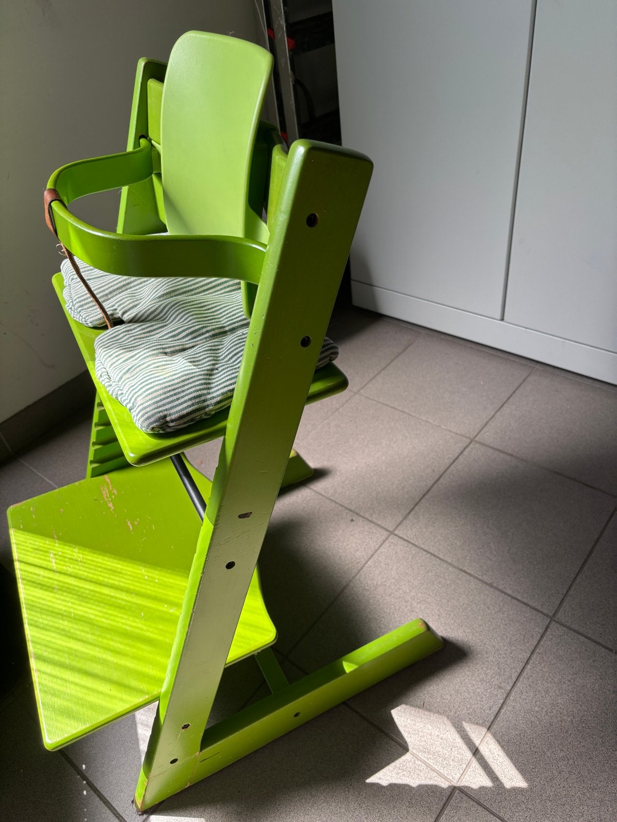 Stokke Tripp Trapp kinderstoel - Groen, Kinderen en Baby's, Kinderstoelen, Ophalen, Gebruikt, Meegroeistoel, Aanschuifbaar
