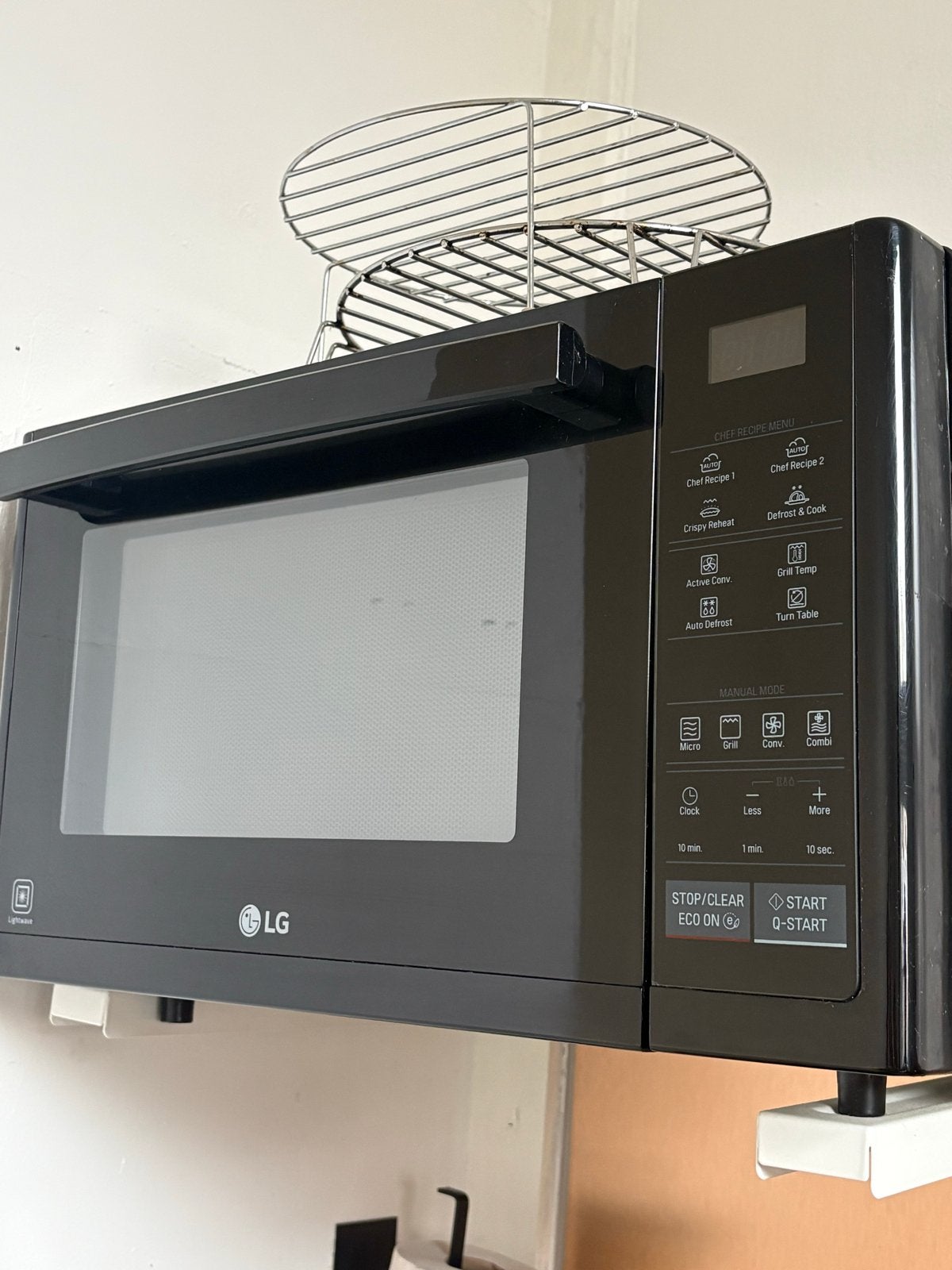 LG Combimagnetron met ovenfunctie, inclusief accessoires, Witgoed en Apparatuur, Ophalen, Combimagnetron, Gebruikt, Draaiplateau