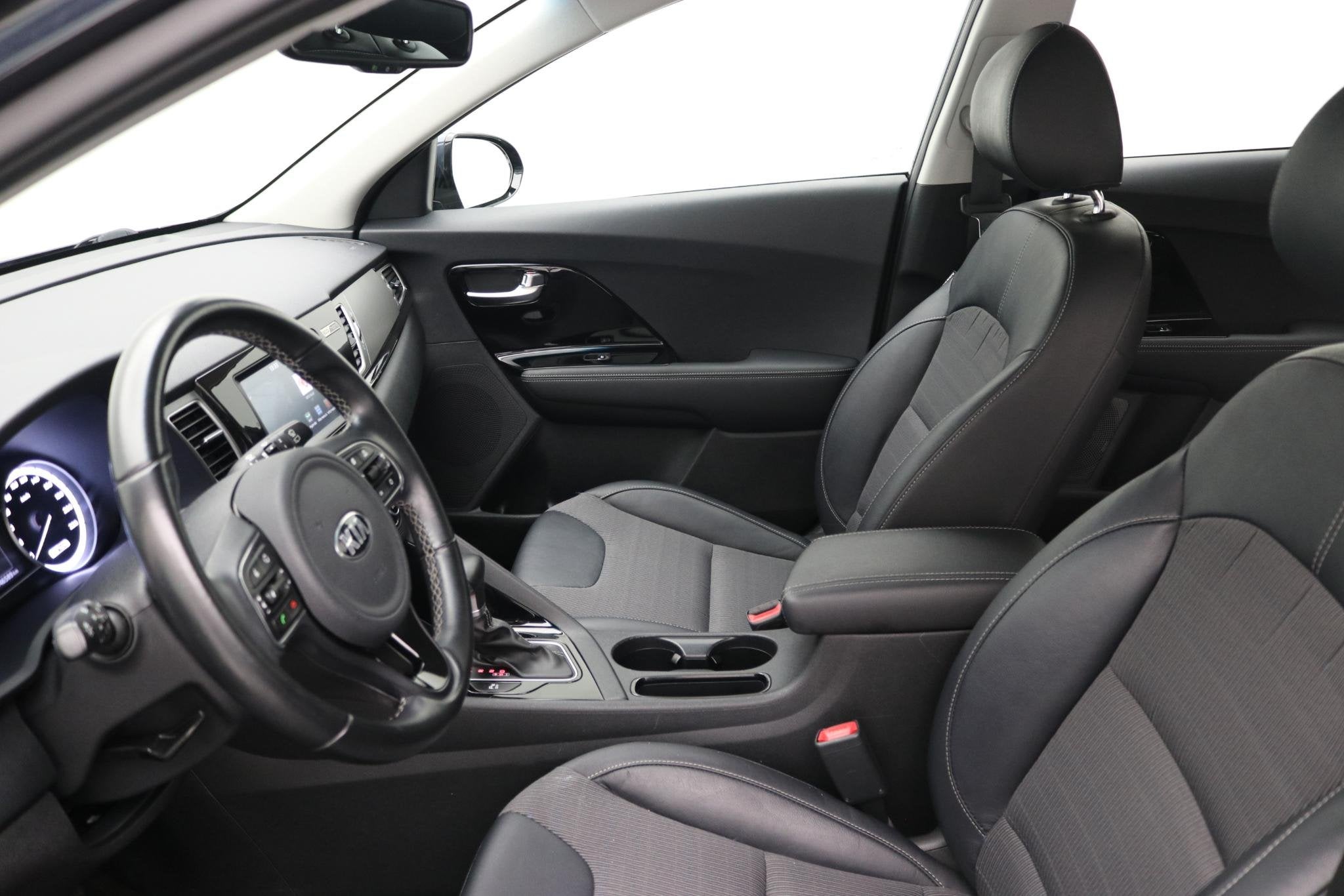 Kia Niro 1.6 GDi Hybrid DynamicLine / Automaat / Navigatie /, Auto's, Gebruikt, Euro 6, 2 kWh, Blauw