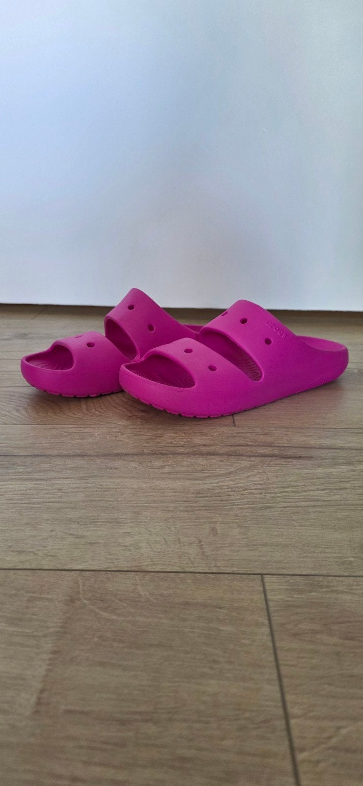 Roze Crocs Slippers - Comfortabel en Stijlvol, Slippers, Nieuw, Ophalen of Verzenden, Crocs
