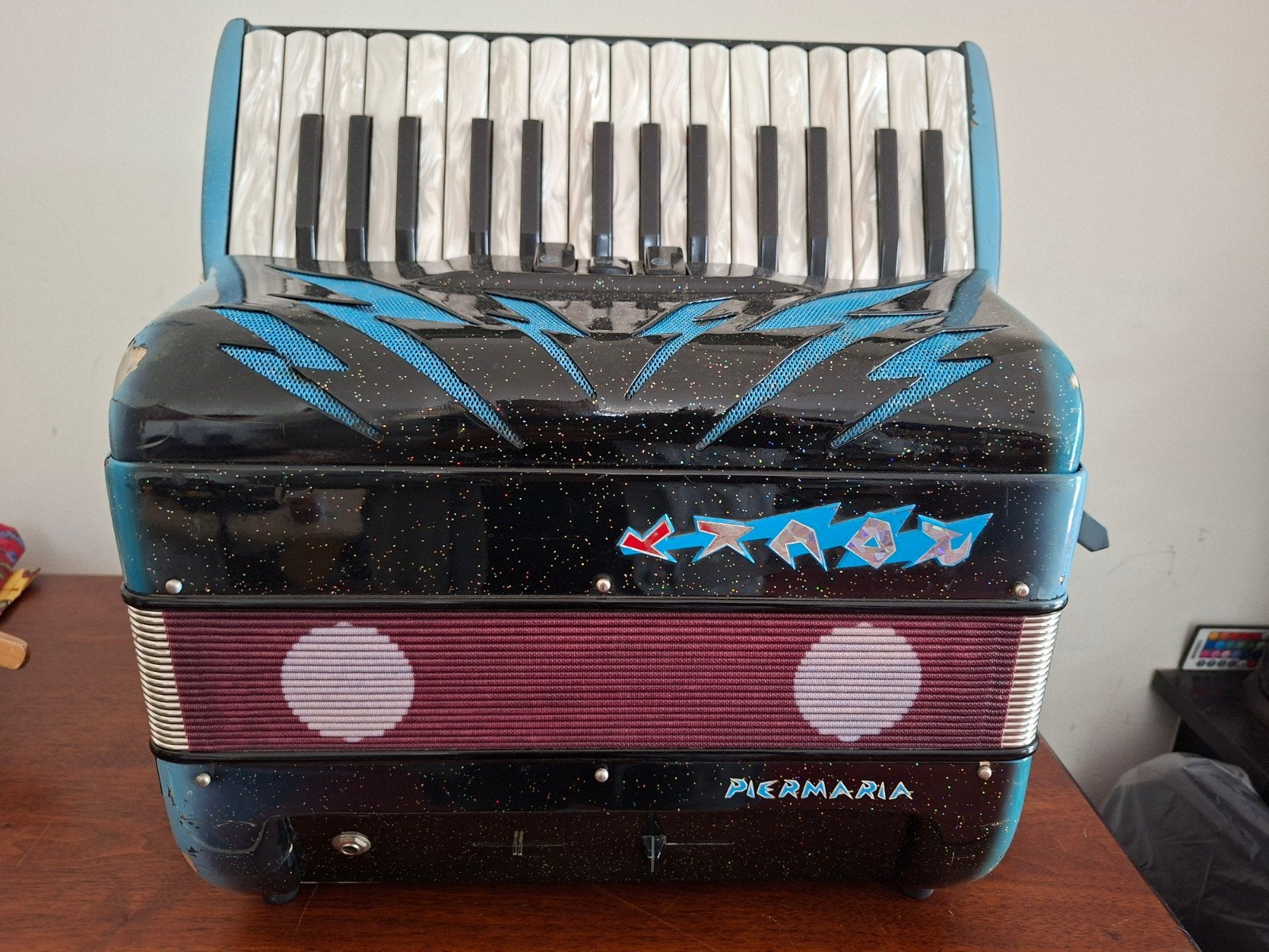 Piermaria Rocky Accordeon met geïntegreerd microfoonsysteem, Overige merken, Gebruikt, Met riemen, Overige formaten