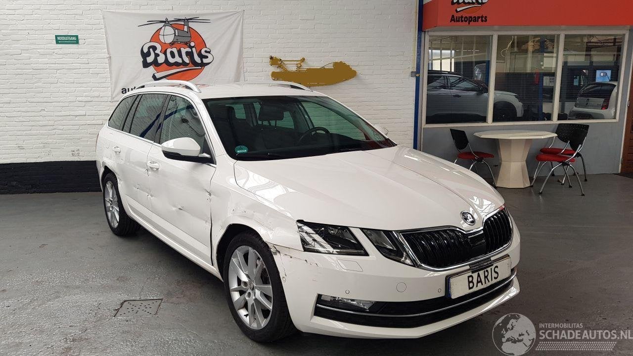 Skoda Octavia 1.0 TSI 12V COMBI 4DRS BENZ 999CC 85KW 116PK, Infoline@skoda-auto.cz, Wit, Stationwagon, Handgeschakeld