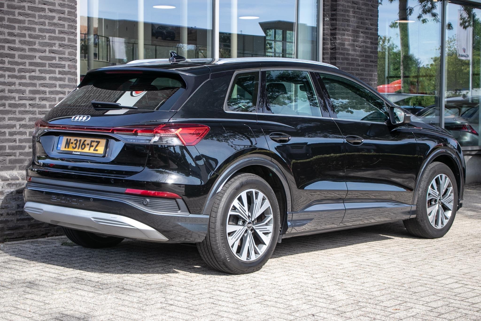 Audi Q4 e-tron 40 Launch edition Advanced 77 kWh | Carplay |, Auto's, Gebruikt, Zwart, Zwart, Q4 e-tron