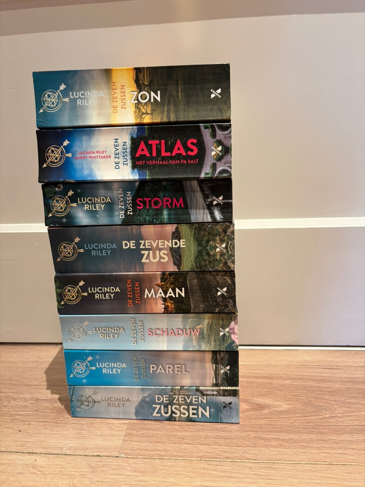 Complete serie De Zeven Zussen - Lucinda Riley - Zeer goede, Ophalen of Verzenden, Zo goed als nieuw