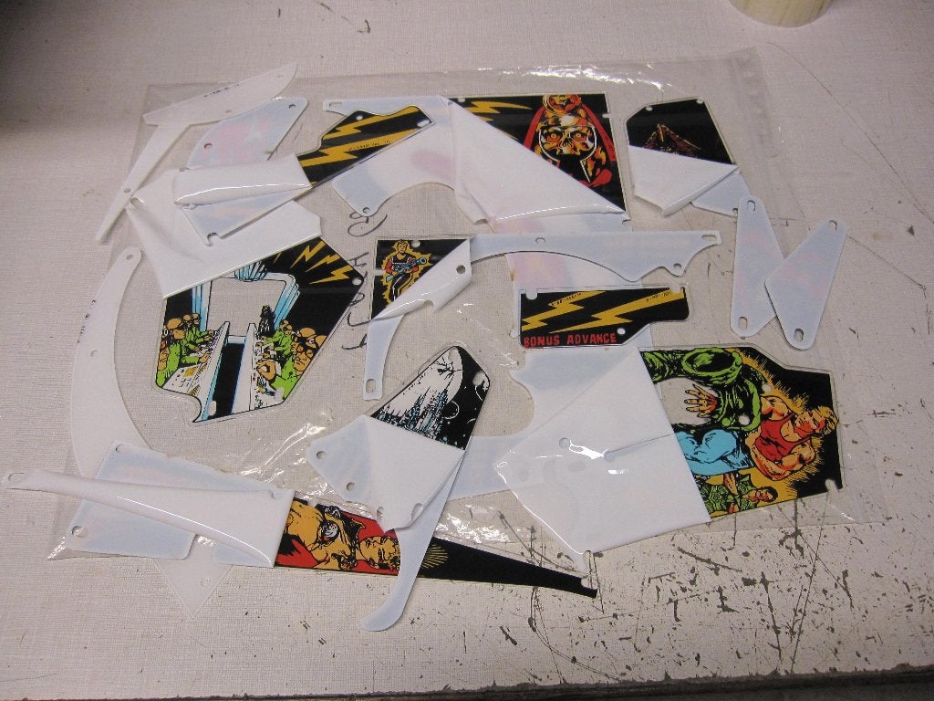B57  Bally 'Flash Gordon' decor plastics, Elektronisch, Bally, Onderdeel of Defecte kast, Ophalen of Verzenden