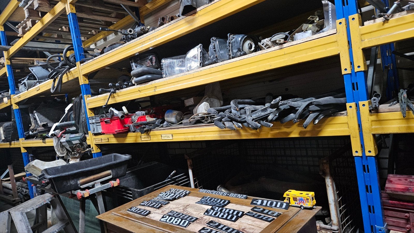 mercedes 207d 307 208d 308 209 309 210d 310d 410d 409d onder, Ophalen of Verzenden, Gebruikt, Mercedes-Benz