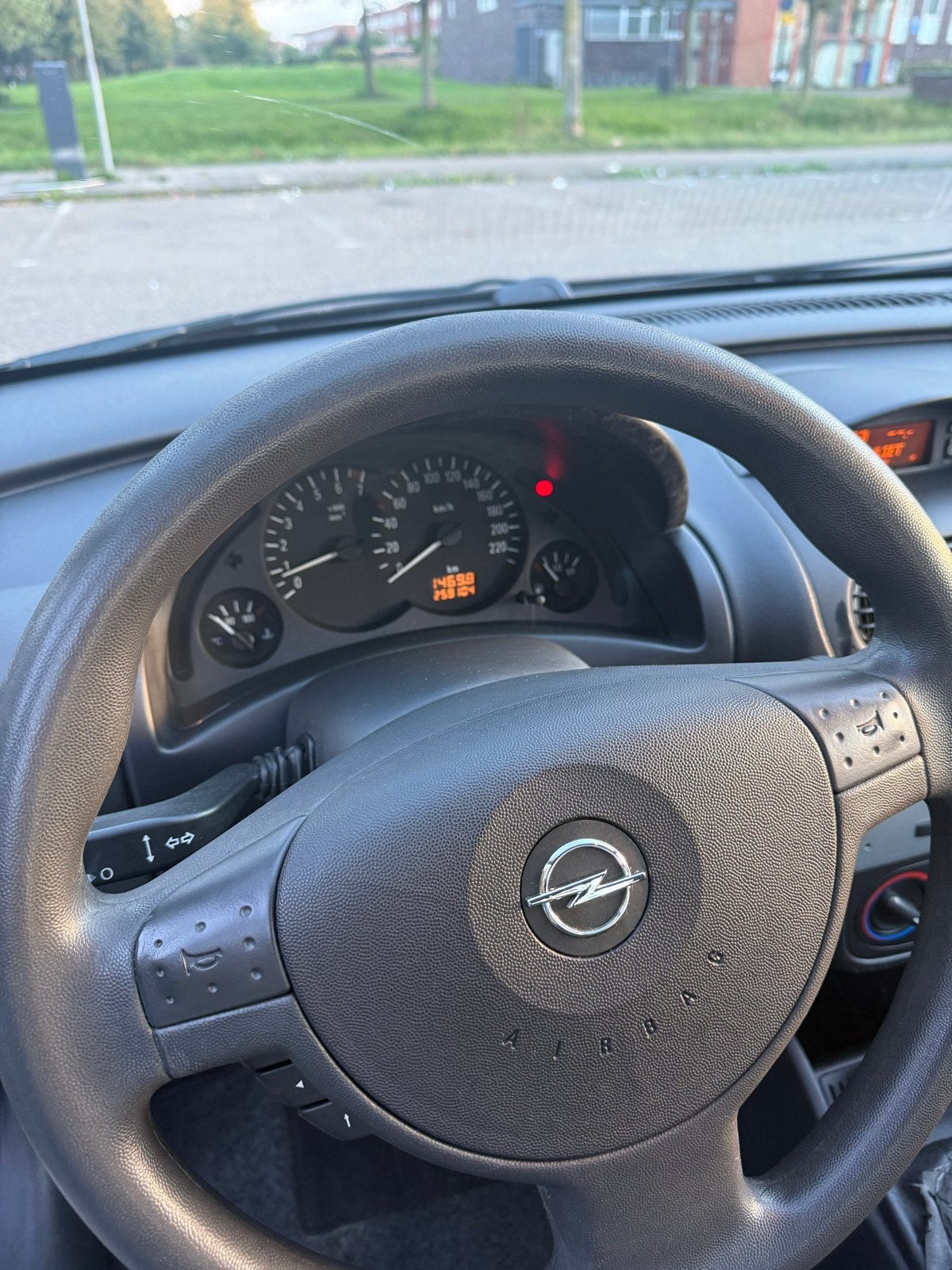 Foto 16 van Opel Corsa 1.2 Twinport | 2e eigenaar | Airco | APK 06-2027