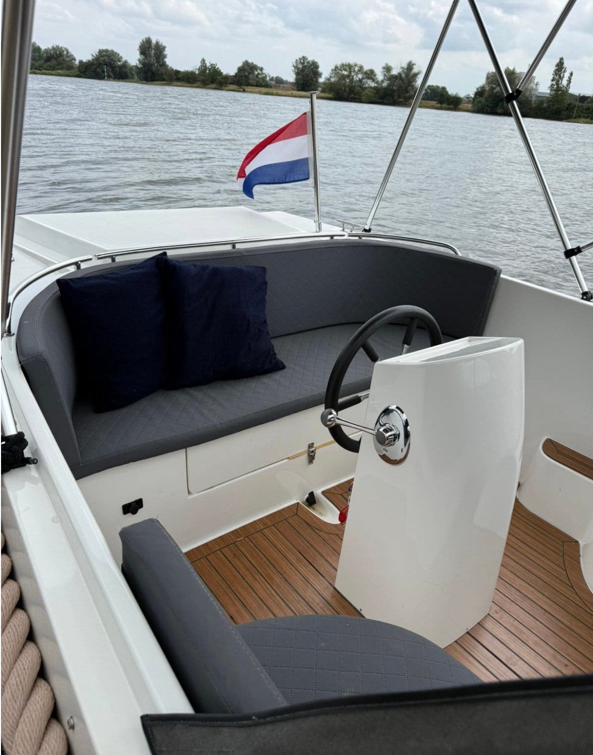 Zeer nette Lago Amore 595 tendersloep + 20 pk 4 takt, Watersport en Boten, Ophalen, Tender, Lago Amore, Biminitop