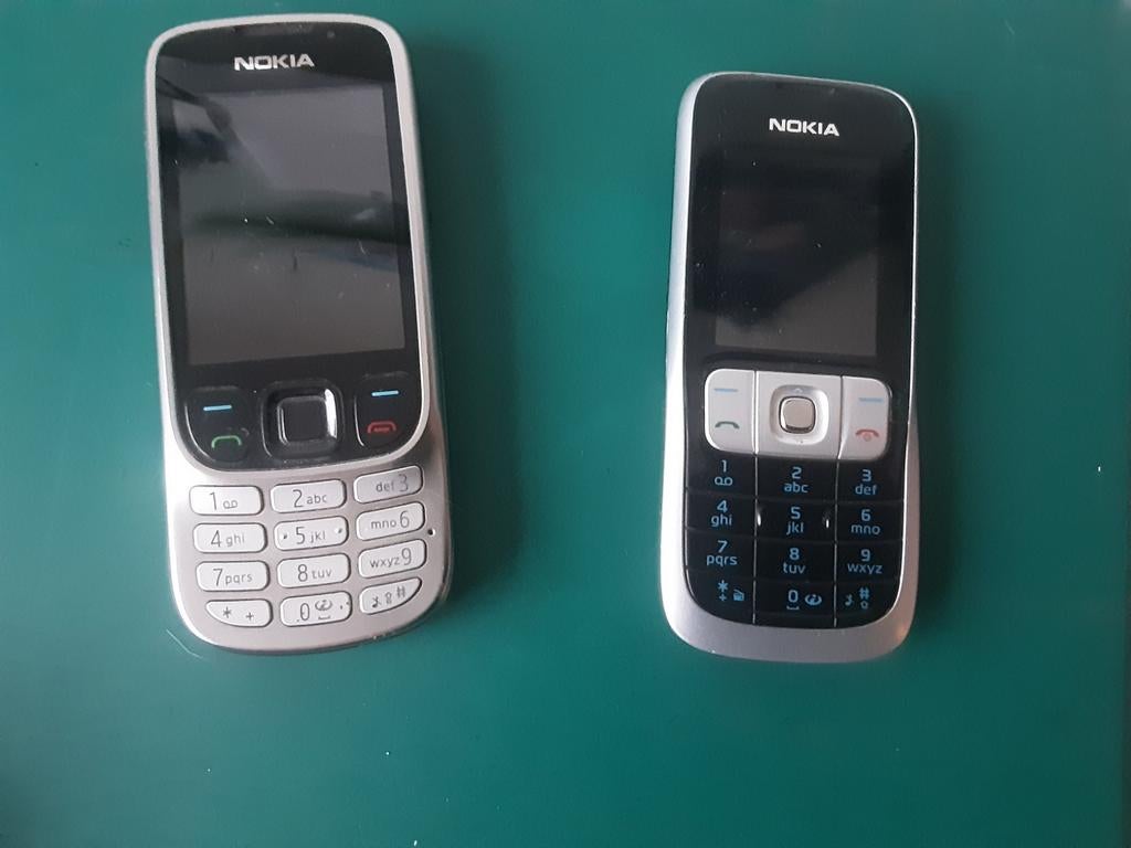 2 oude nokia telefoons., Telecommunicatie, Mobiele telefoons | Nokia, Ophalen of Verzenden, Geen camera, Zwart
