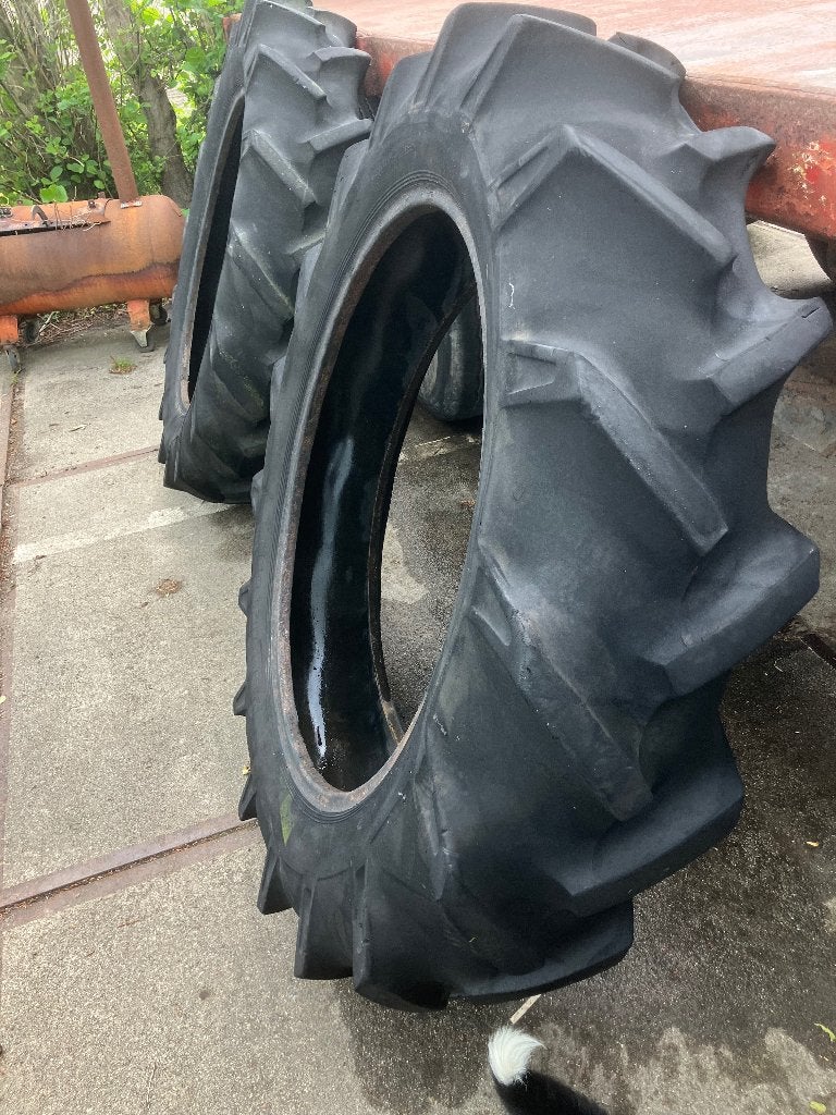 Banden 13,6 x 38, Zakelijke goederen, Agrarisch | Onderdelen | Banden, Velgen en Assen, Ophalen