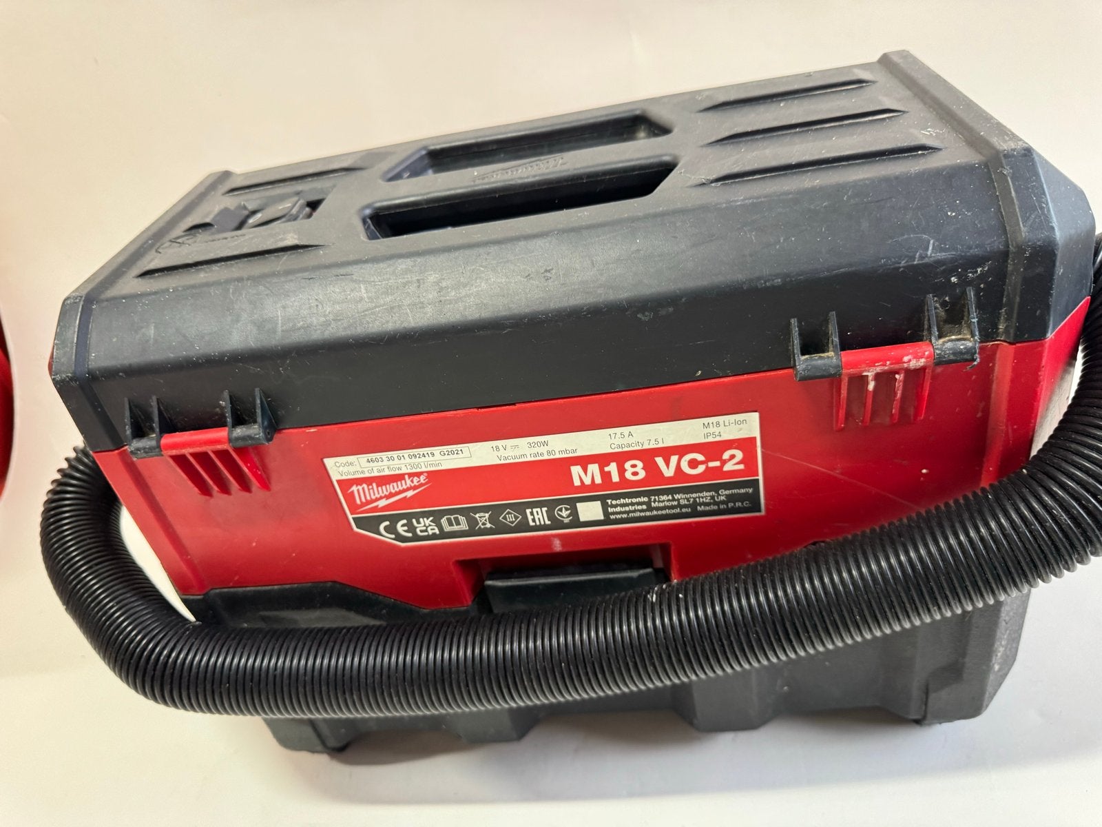 Milwaukee M18 VC-2 Accu Waterstofzuiger, Doe-het-zelf en Verbouw, Reinigingsmachines, Ophalen of Verzenden, Gebruikt, Waterstofzuiger
