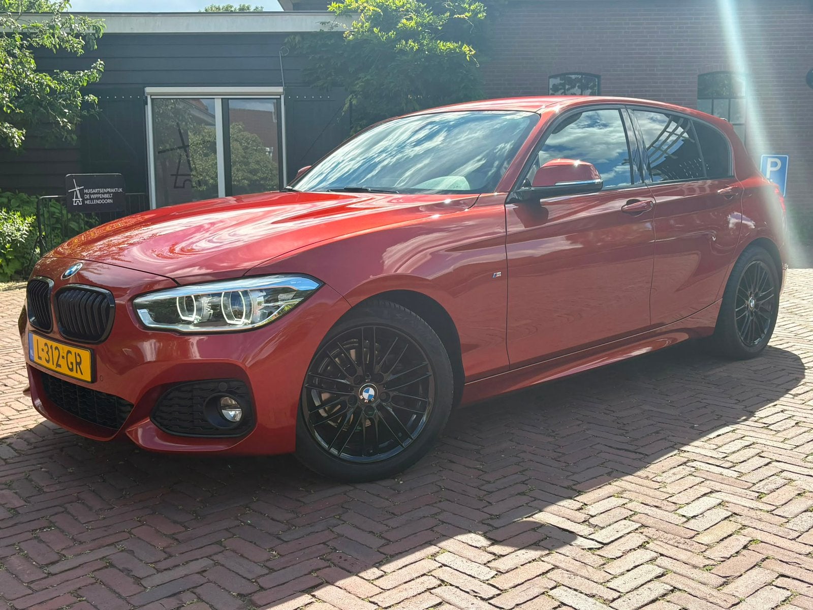 BMW 1-Serie 116d STAGE 1 M PAKKET / TREKHAAK / NW BANDEN, Auto's, Leder, Bedrijf, Diesel, Geïmporteerd