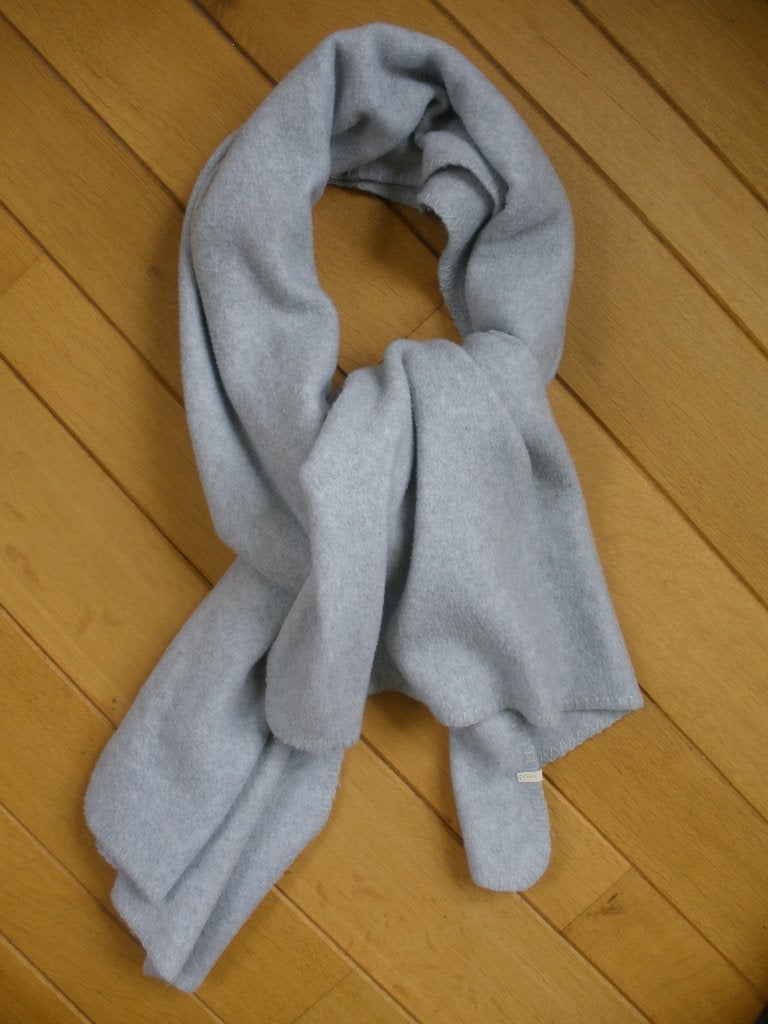 ESPRIT sjaal omslagdoek licht grijs fleece, Maat 46/48 (XL) of groter, Ophalen of Verzenden, Zo goed als nieuw, Sjaal