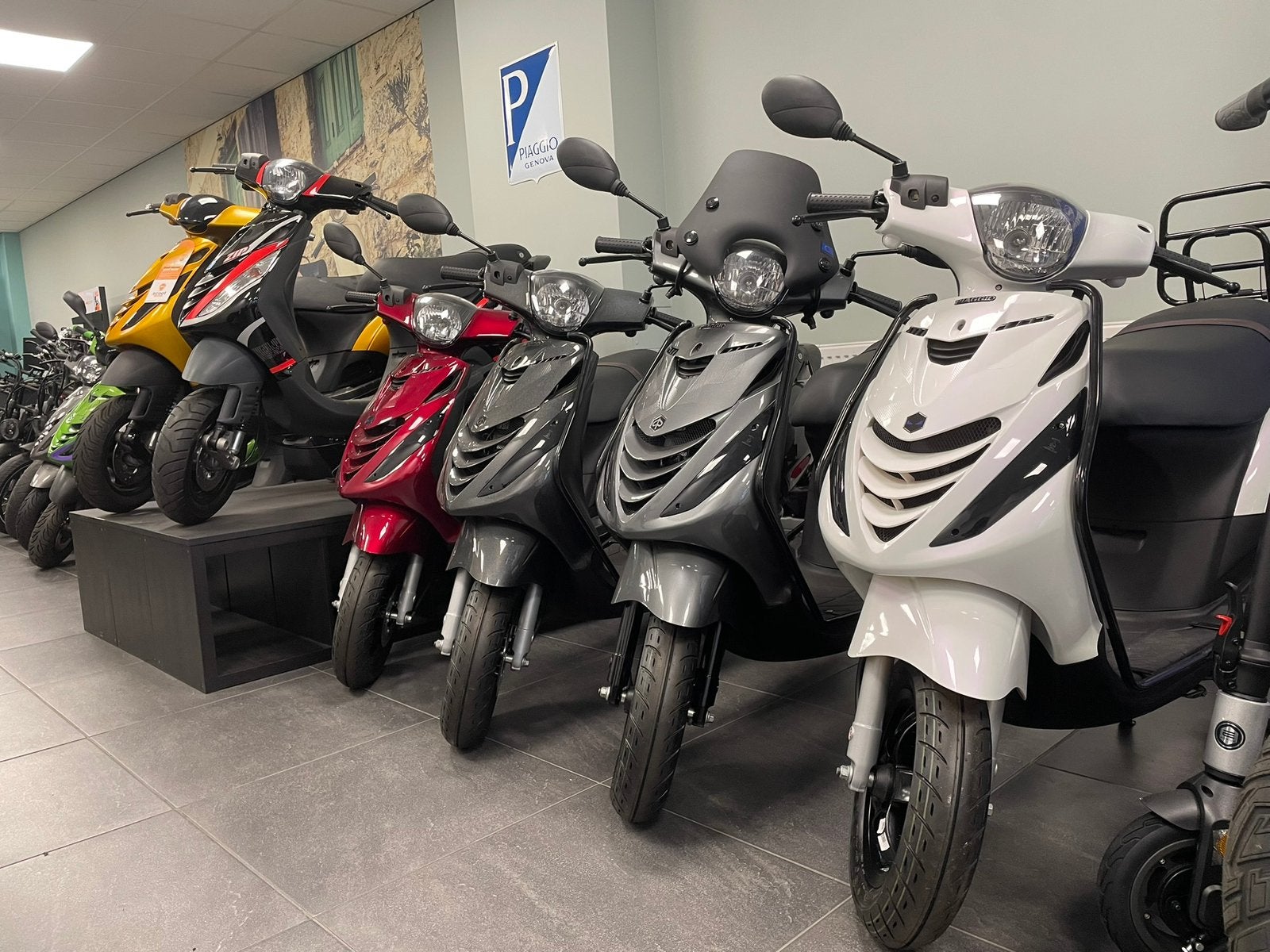 Groot aanbod Piaggio zip 2takt en 4takt met garantie!, Fietsen en Brommers, Scooters | Piaggio, Ophalen, Zo goed als nieuw, Benzine