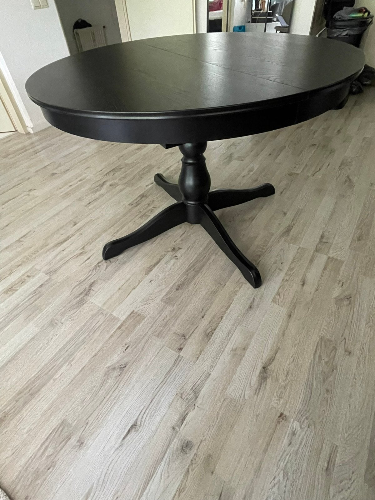 Zwarte uitschuifbare eettafel, Huis en Inrichting, Tafels | Eettafels, Ophalen, Zo goed als nieuw, Rechthoekig, 100 tot 150 cm