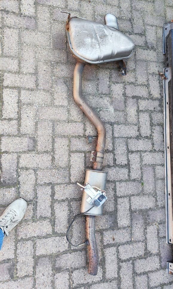 Uitlaat midden en einddemper bmw E87 E81 1 serie 116i 118i, Auto-onderdelen, Ophalen, Gebruikt, BMW