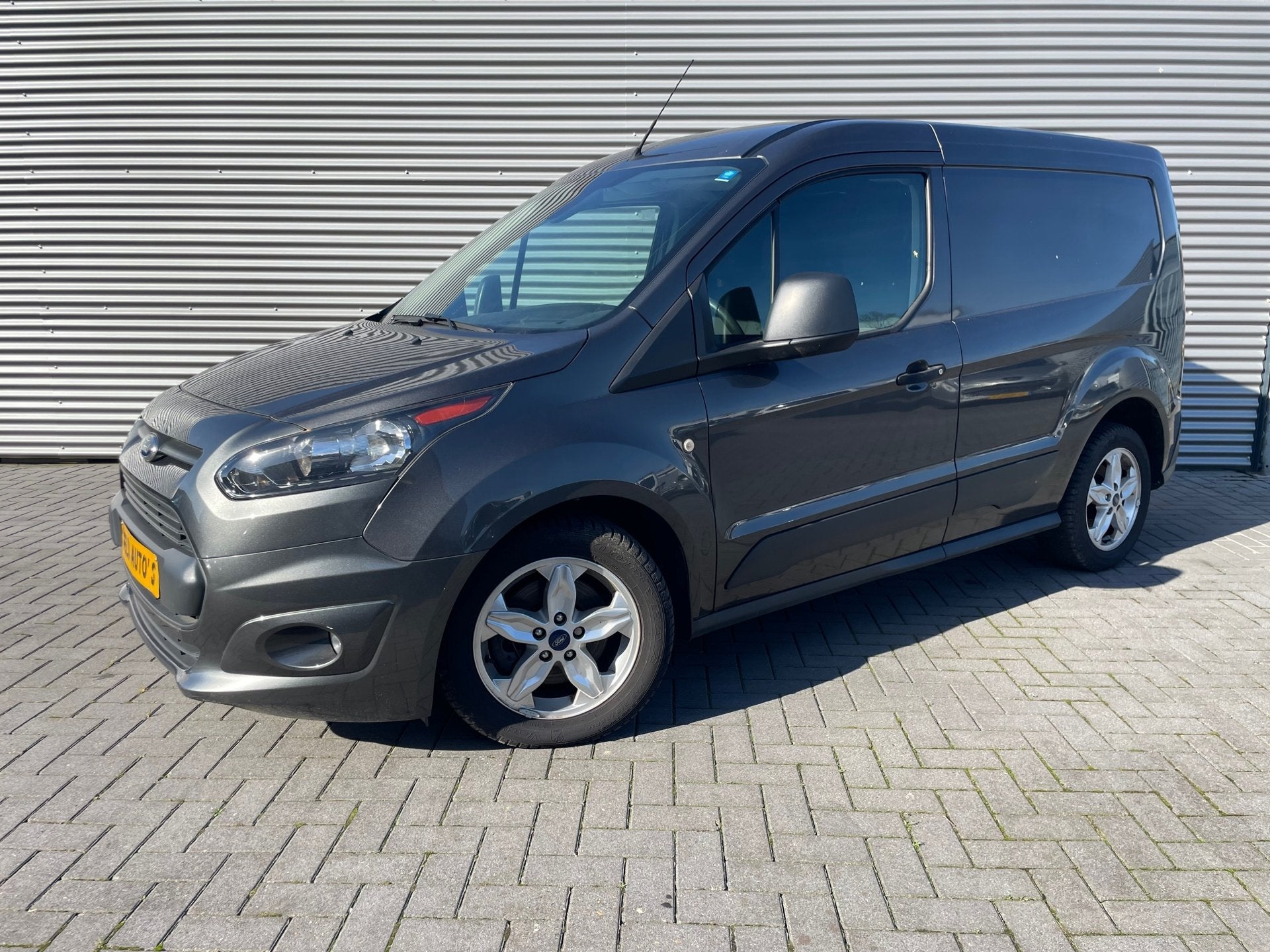 Ford Transit Connect 1.0 Ecoboost L1 Trend 2018 ( 81000 km ), Auto's, Voorwielaandrijving, Gebruikt, Zwart, Navigatiesysteem