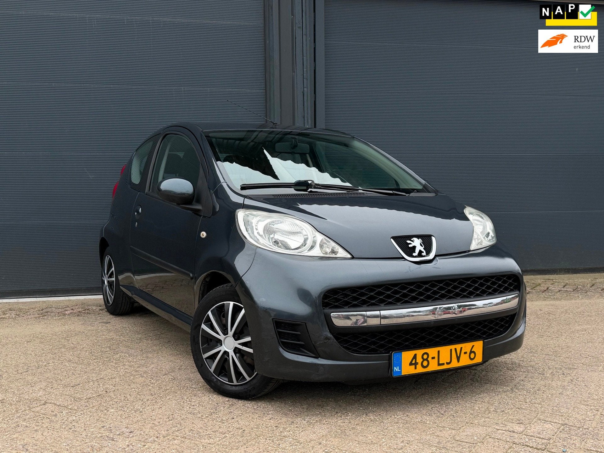 Peugeot 107 1.0 | Automaat | NWE Koppeling | NWE APK |, Auto's, Gebruikt, 4 stoelen, 68 pk, Origineel Nederlands