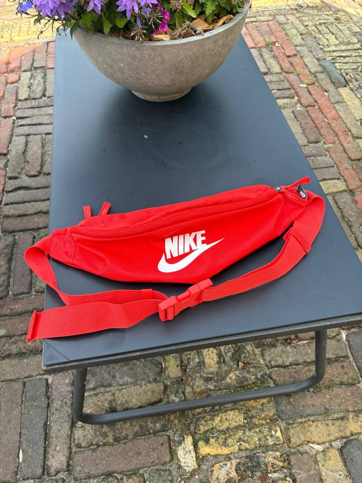 Nike heuptas rood, Sieraden, Tassen en Uiterlijk, Overige merken, Minder dan 30 cm, 25 tot 40 cm, Ophalen of Verzenden