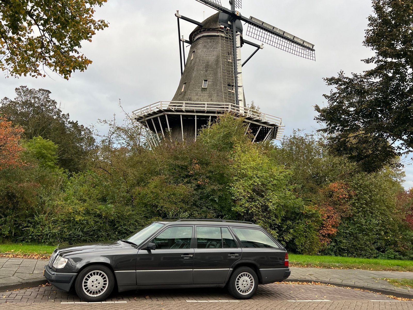 Mercedes W124 300 Te-24 AUT U9 1992 Zwart 3.0 TE S124, Automaat, Achterwielaandrijving, Zwart, Zwart