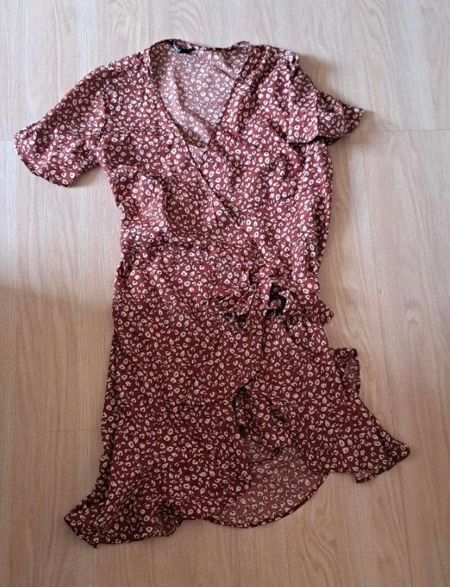 Zomerse overslagjurk met bloemenprint, maat 38, Kleding | Dames, Ophalen of Verzenden, Zo goed als nieuw, Maat 38/40 (M), Rood