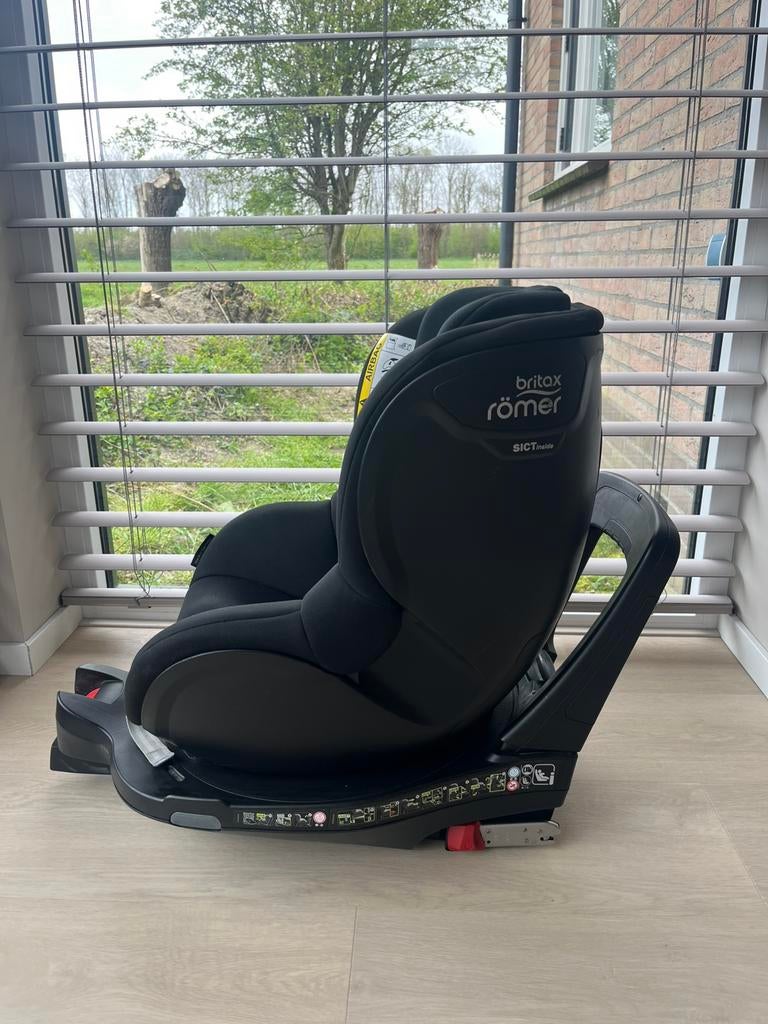 Britax Römer Dualfix M i-Size draaibare autostoel (0–18 kg), Romer, 9 t/m 18 kg, Ophalen of Verzenden, Zo goed als nieuw