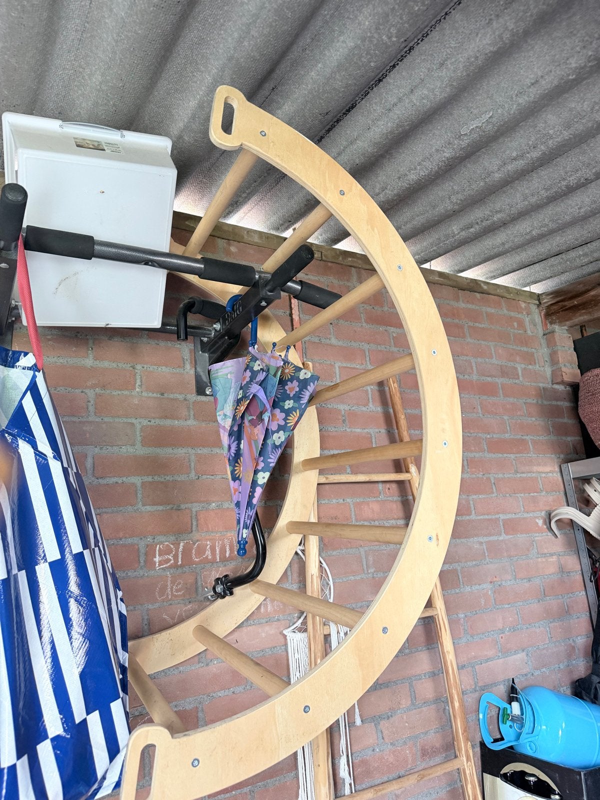 Houten speeltoestel (pikler) met boog en glijbaan, Ophalen, Zo goed als nieuw, Glijbaan