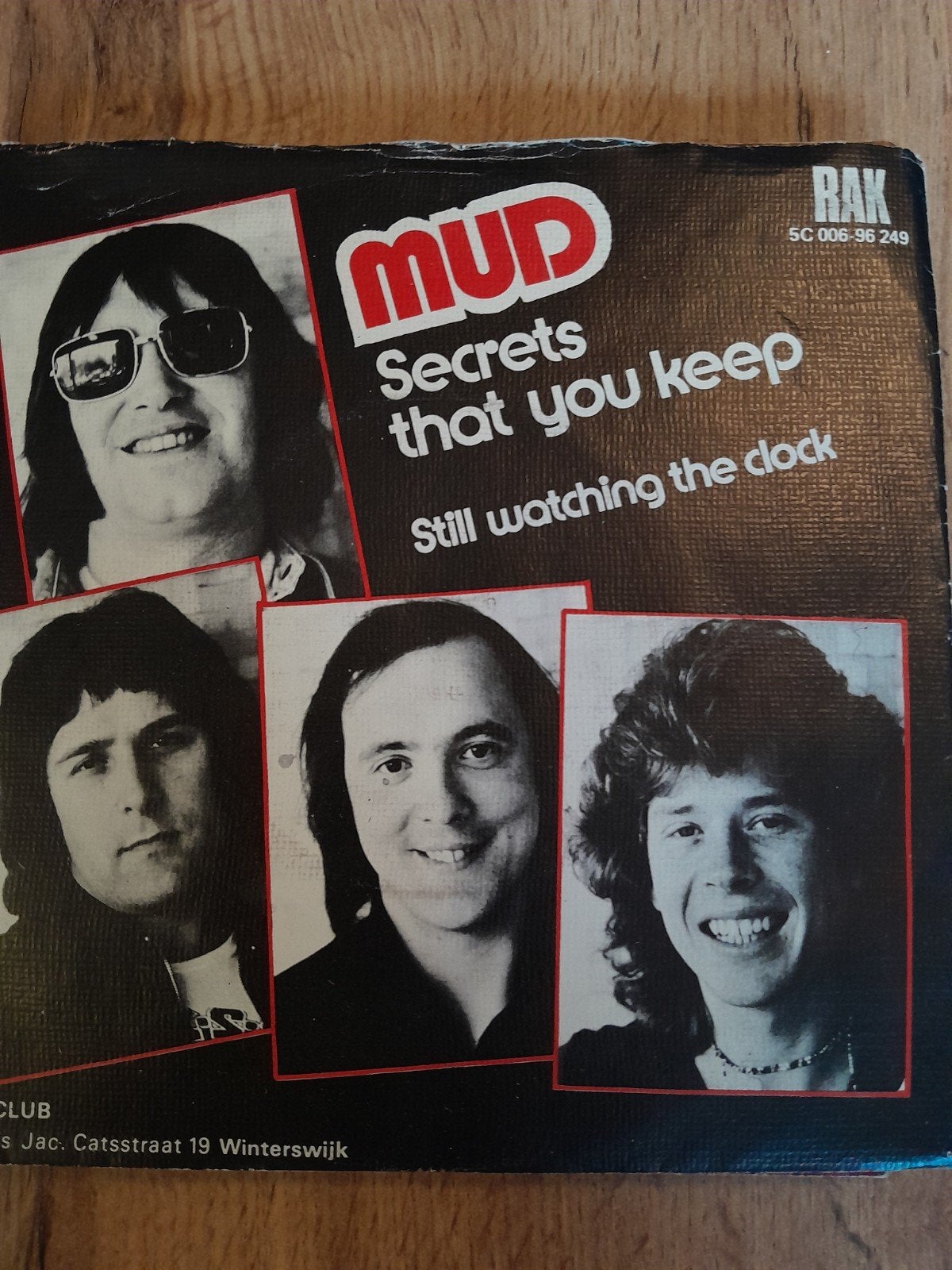 mud 7inch still watching the clock, Ophalen of Verzenden, Zo goed als nieuw, Pop