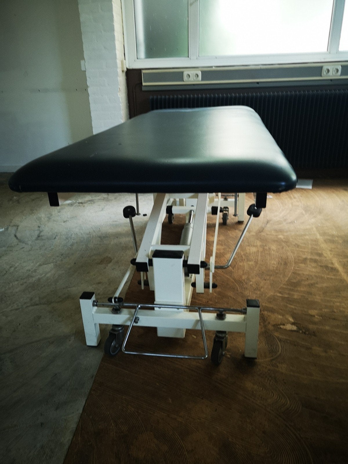 Hydraulische massagetafel, Sport en Fitness, Ophalen, Gebruikt, Massagetafel