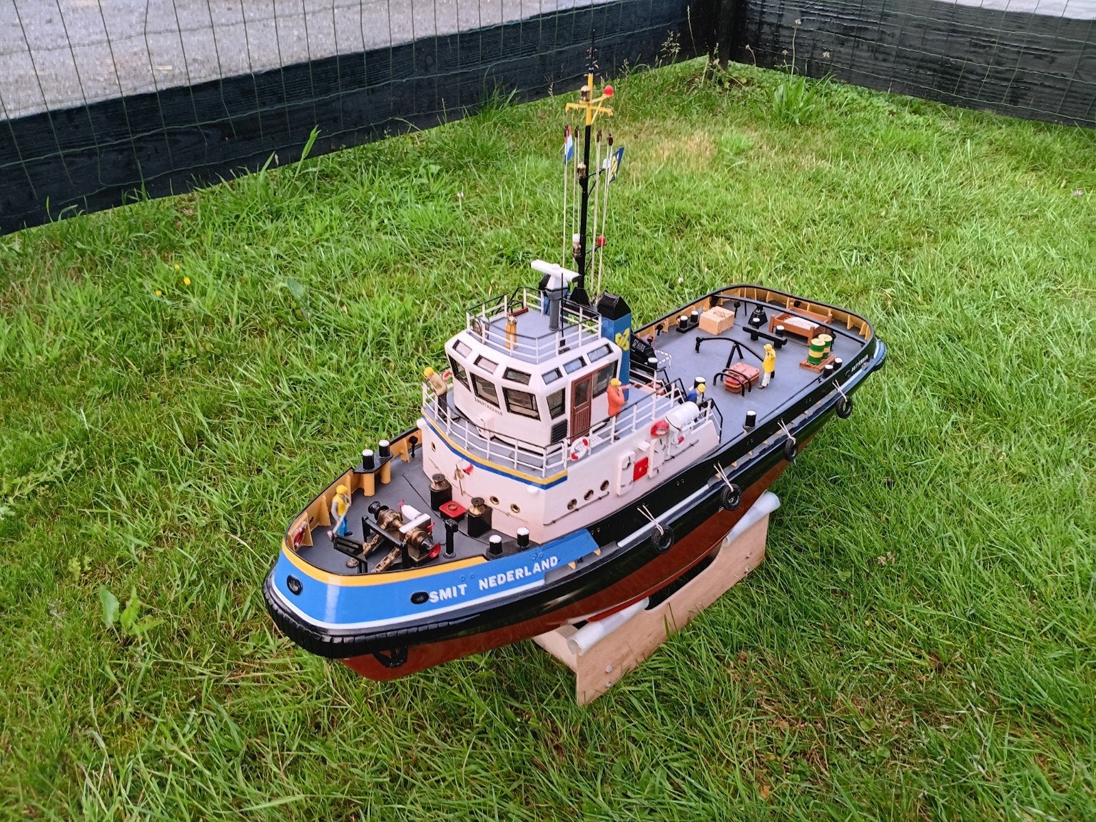 Prachtig Smit Nederland sleepboot, becker roeren, rc varend, Ophalen, Zo goed als nieuw