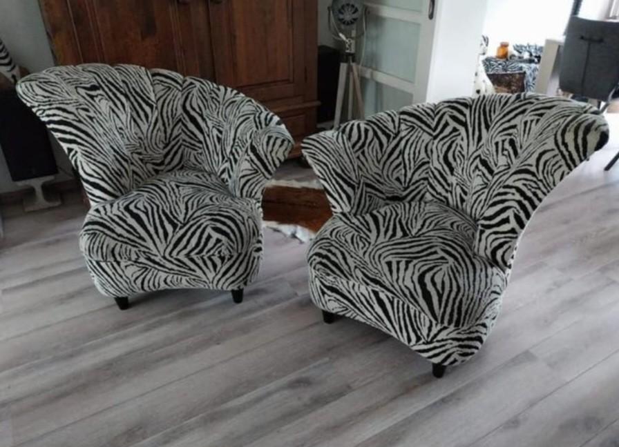 Twee comfortabele zebrastoelen - blikvanger in huis!, Huis en Inrichting, Stoelen, Gebruikt, Twee, Modern, Zebraprint, Zwart