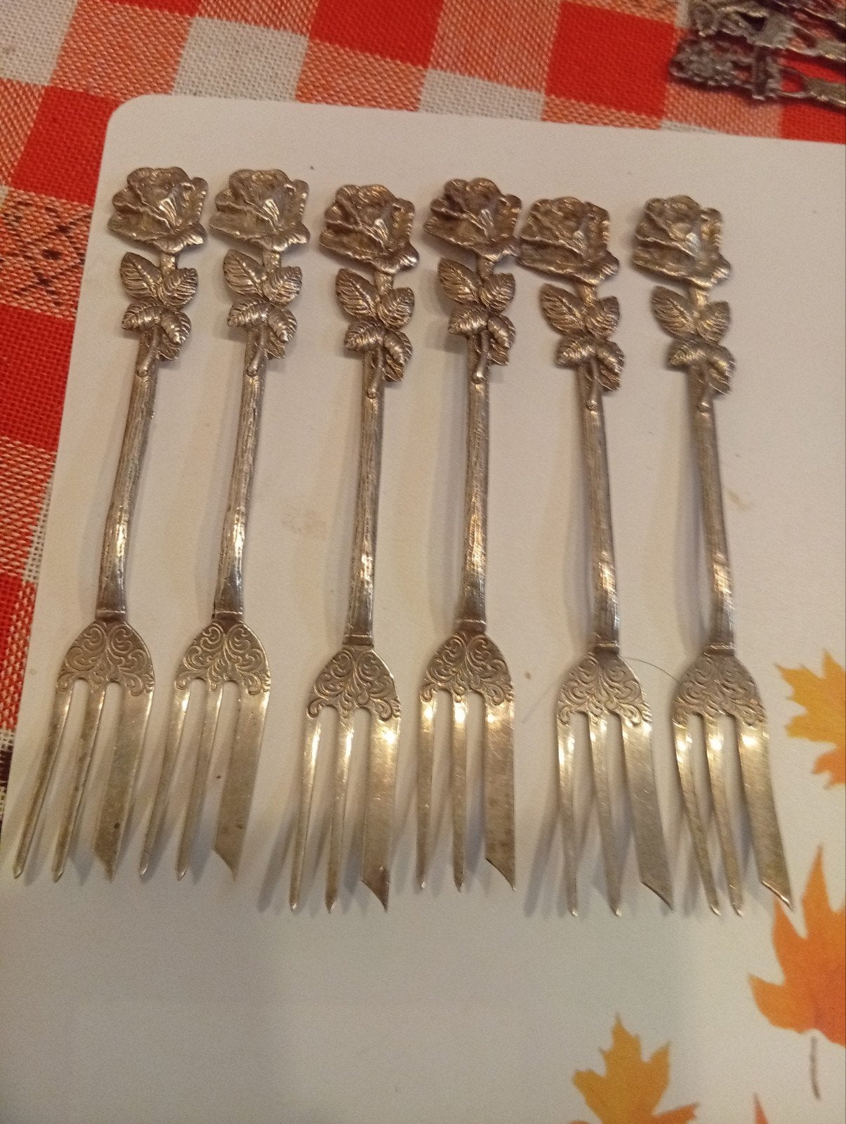 Set van 6 zilveren (835) gebaksvorkjes met roosmotief, Ophalen of Verzenden